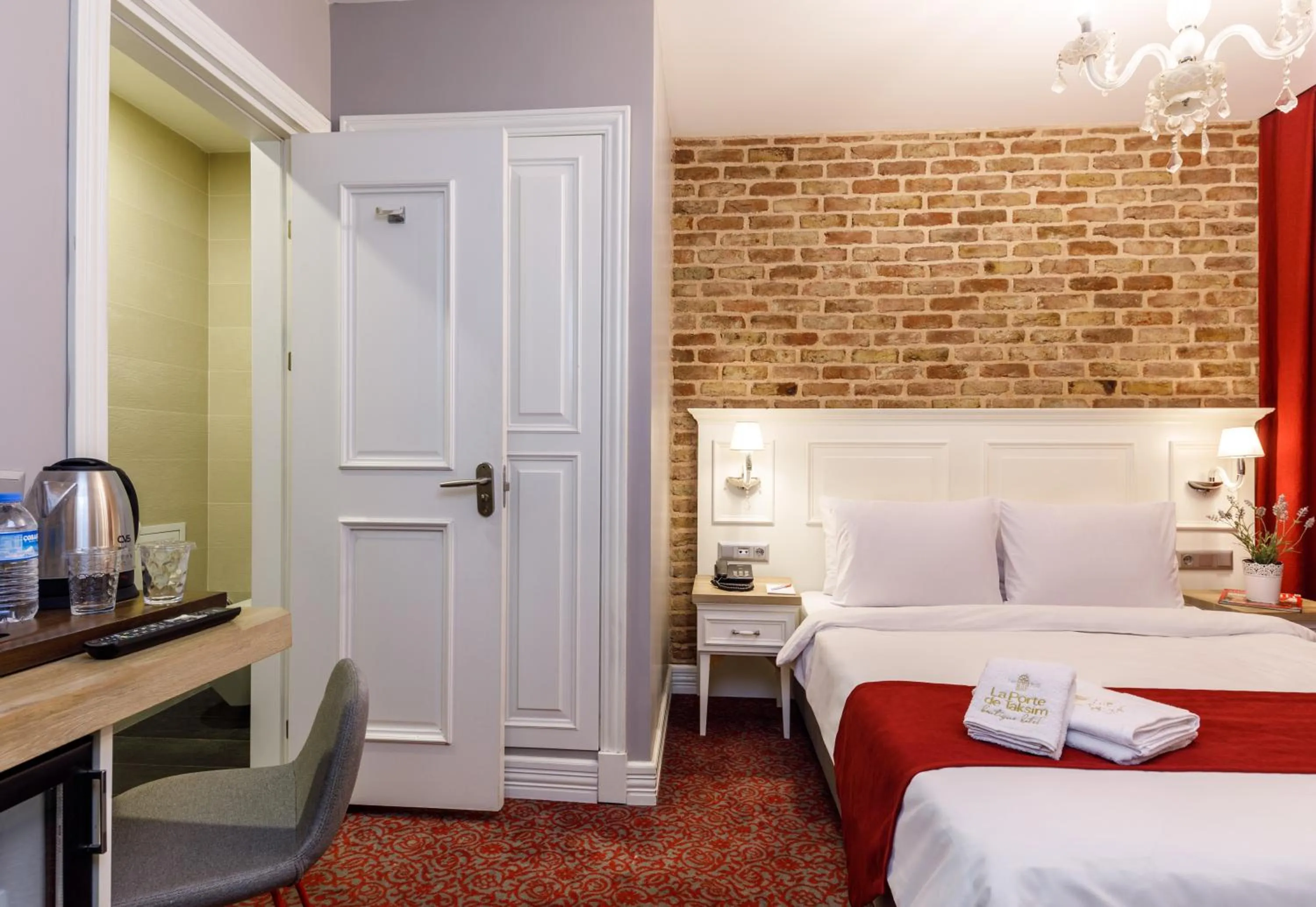 Bed in La Porte de Taksim