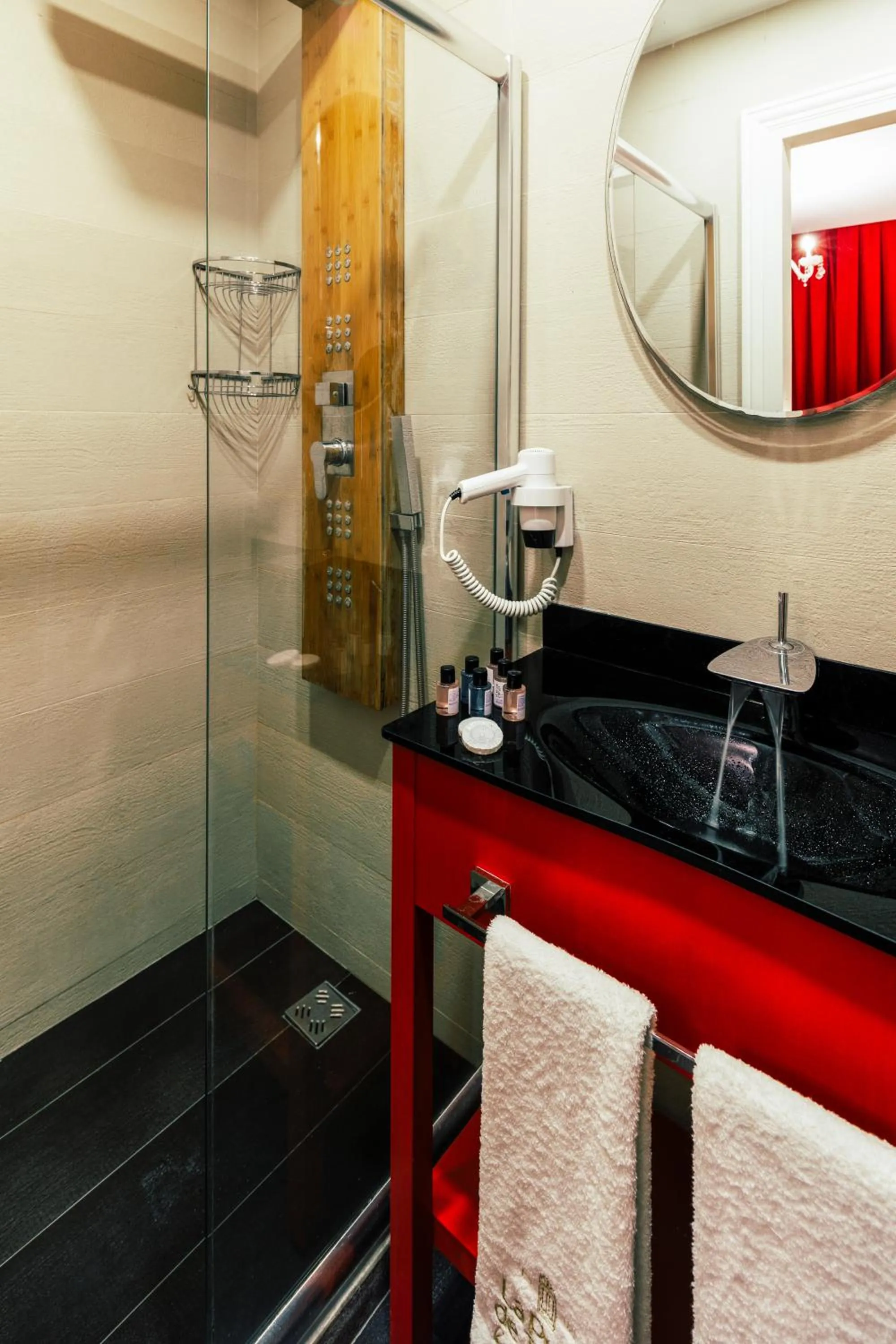 Bathroom in La Porte de Taksim