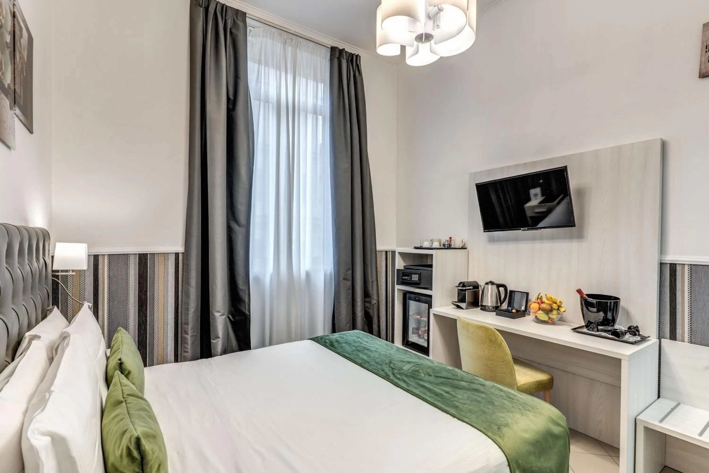 Bed in Hotel Ottaviano Augusto