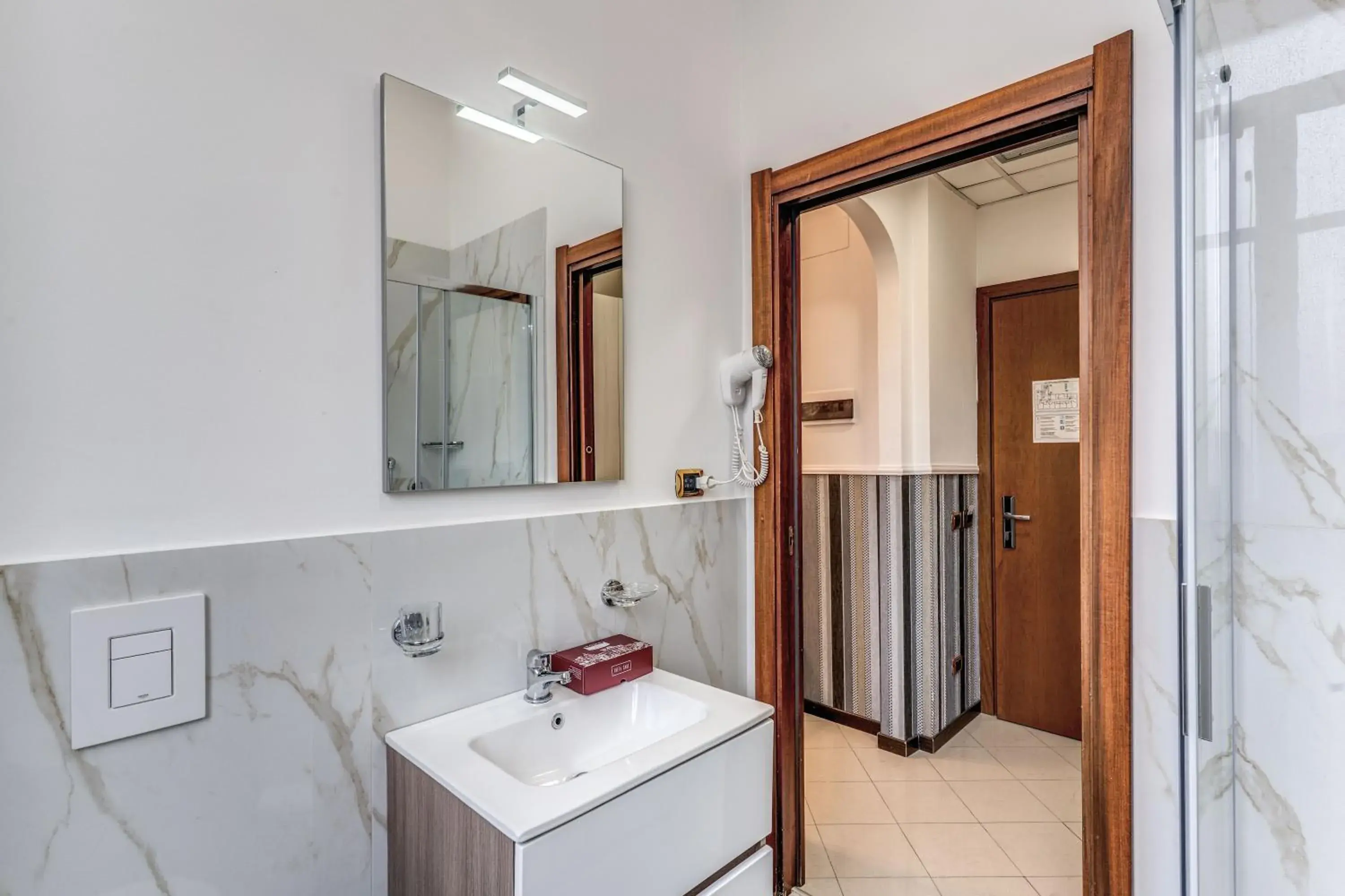 Standard Double or Twin Room in Hotel Ottaviano Augusto Standard Double or Twin Room in Hotel Ottaviano Augusto