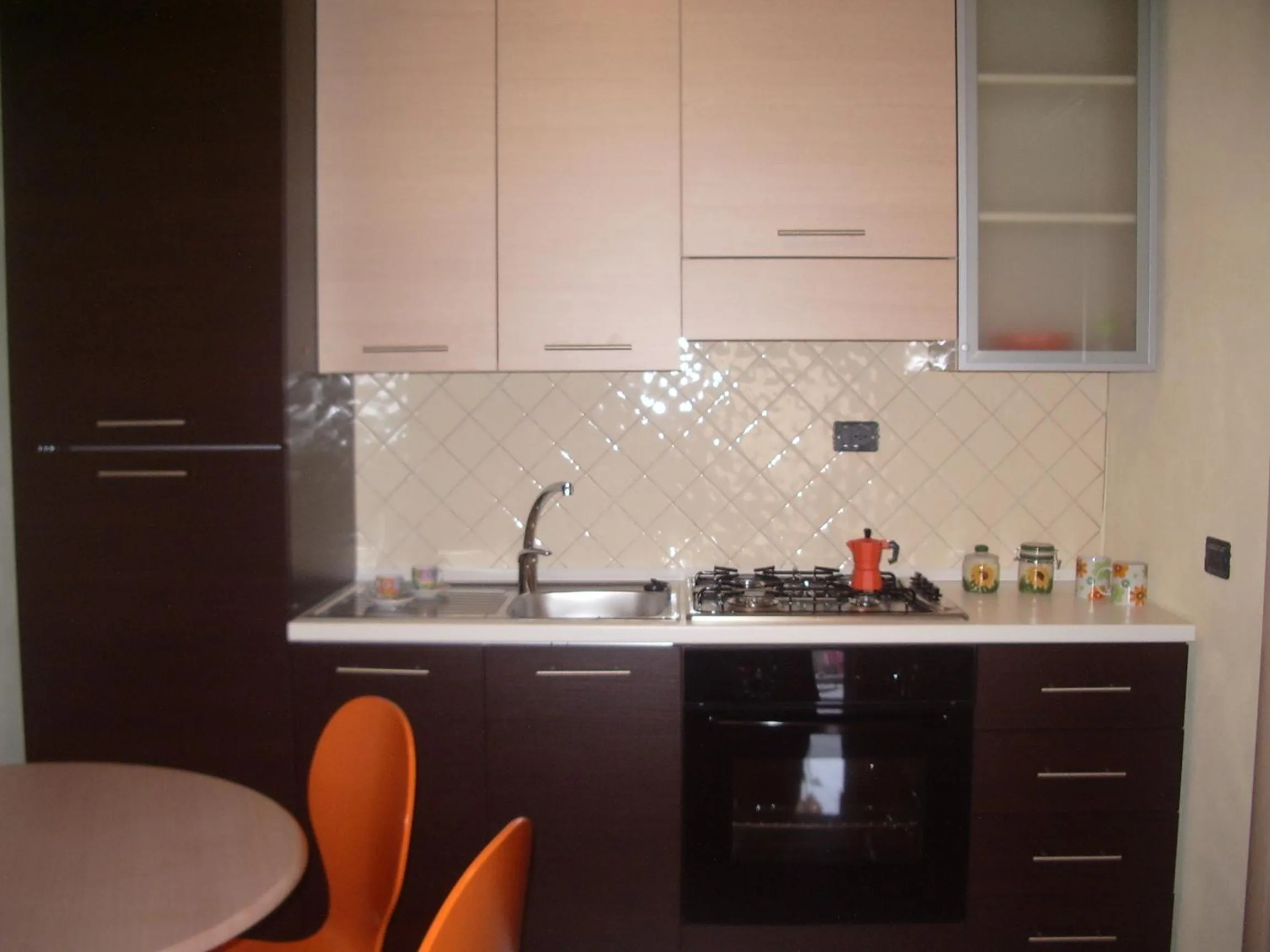 Kitchen or kitchenette in B&B del centro storico ***
