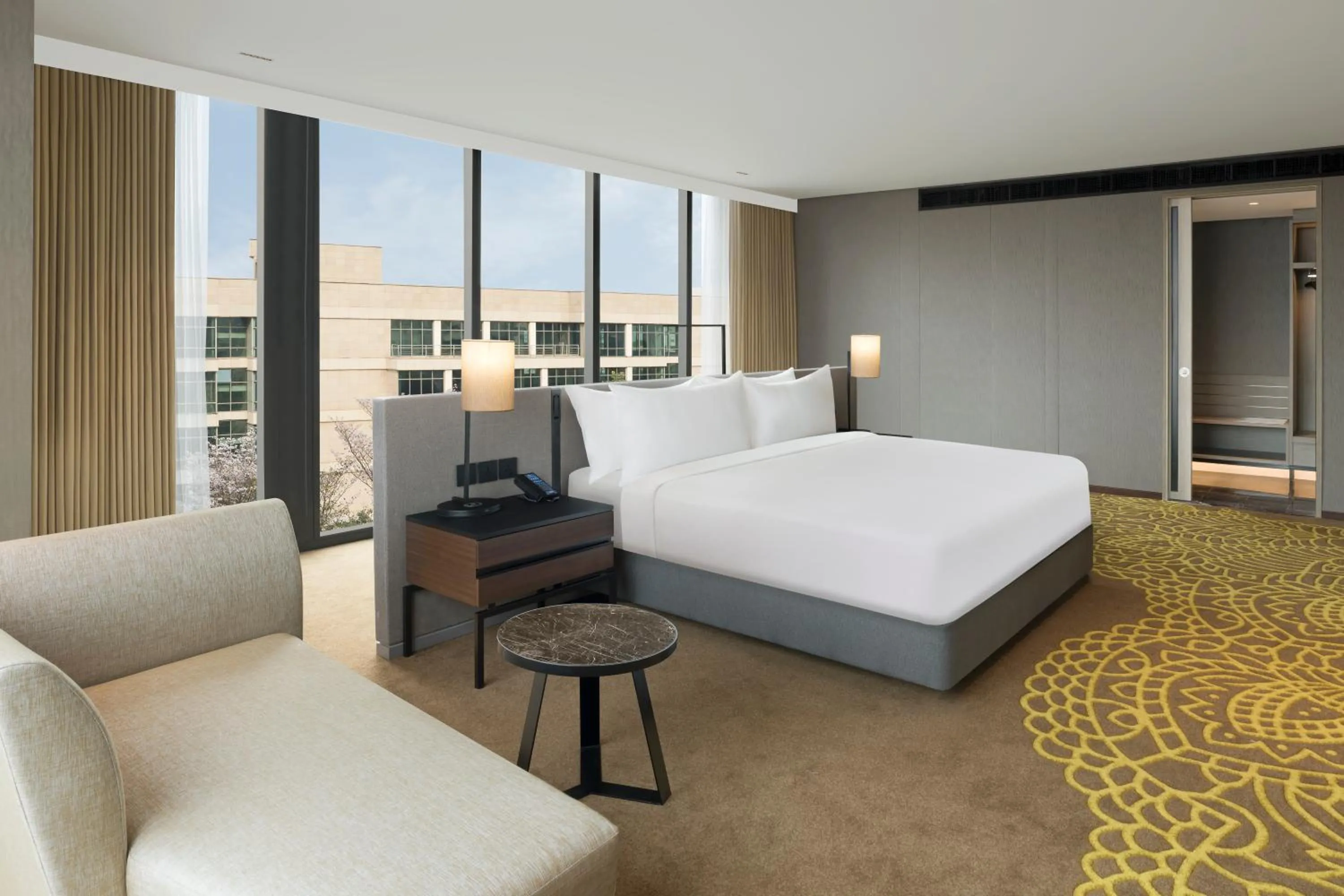 Bed in Hilton Bengaluru Embassy Manyata Business Park