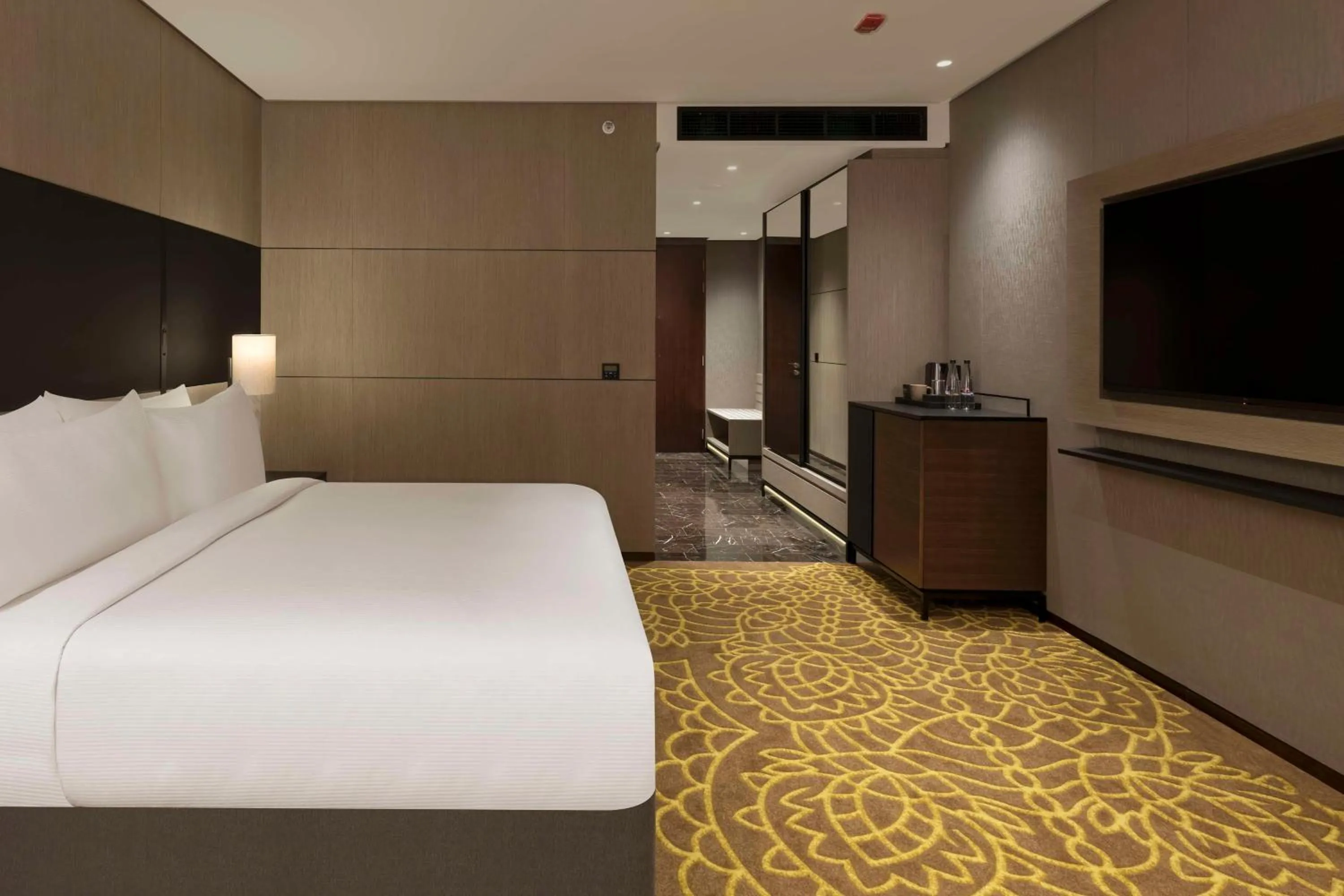 Bed in Hilton Bengaluru Embassy Manyata Business Park