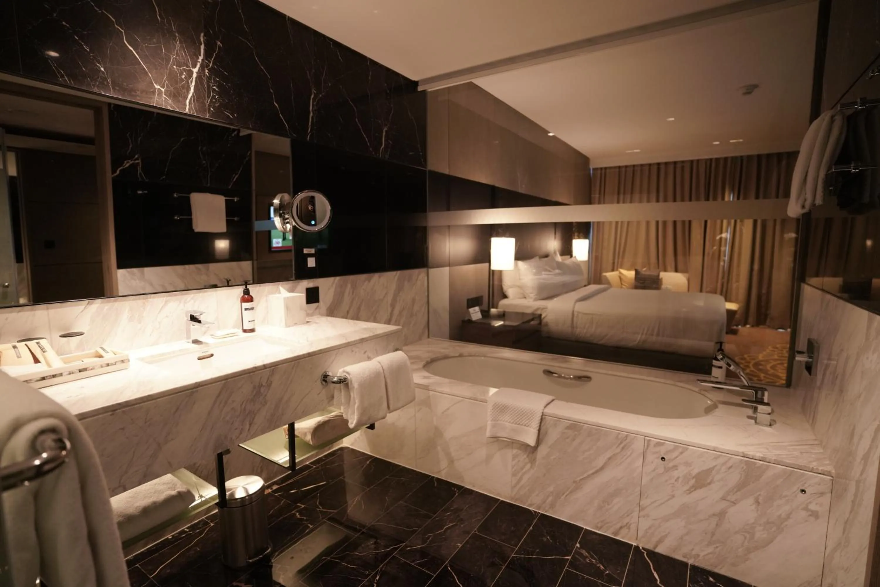 Bath, Bed in Hilton Bengaluru Embassy Manyata Business Park