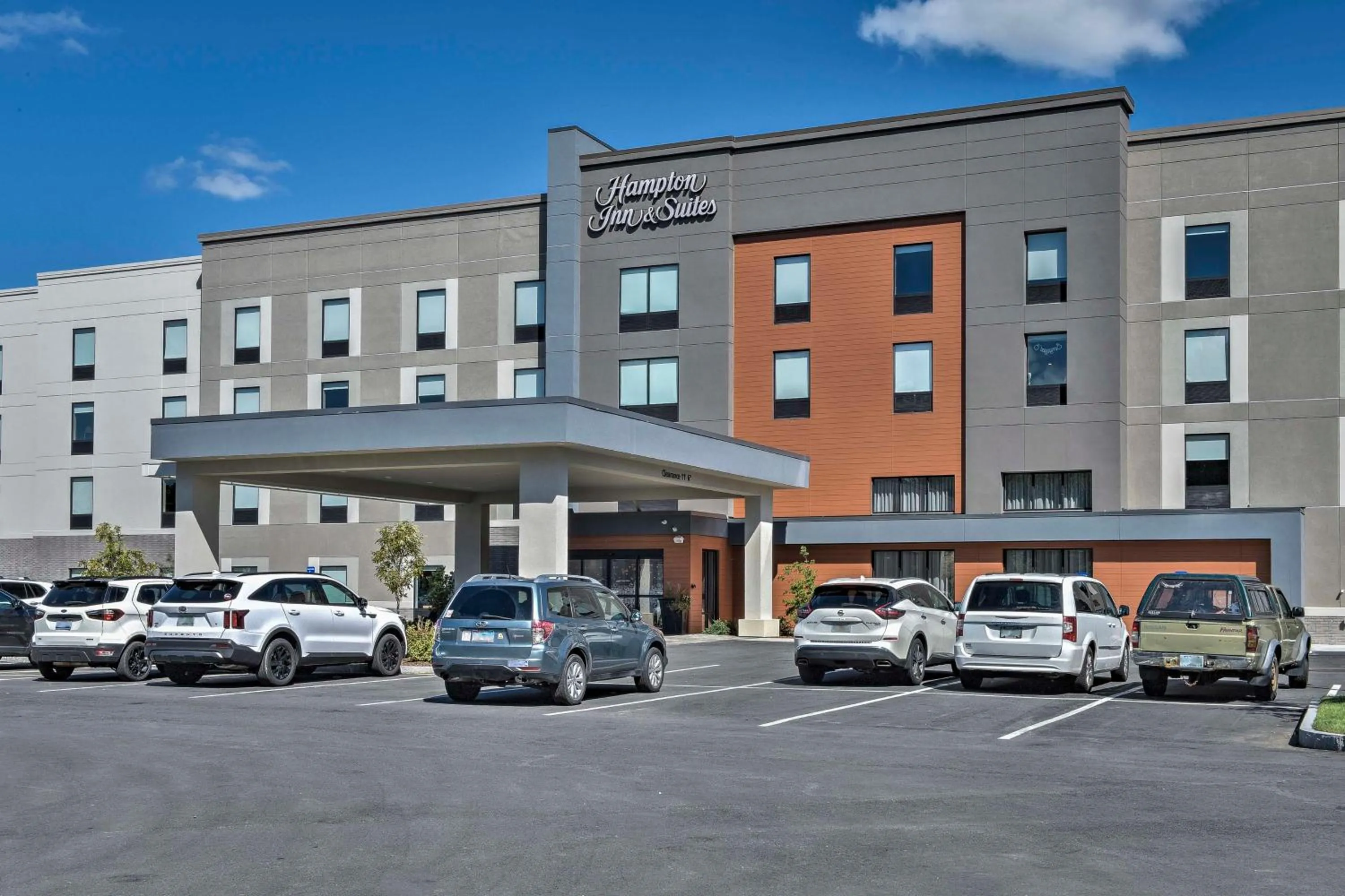 Property building in Hampton Inn & Suites Keene