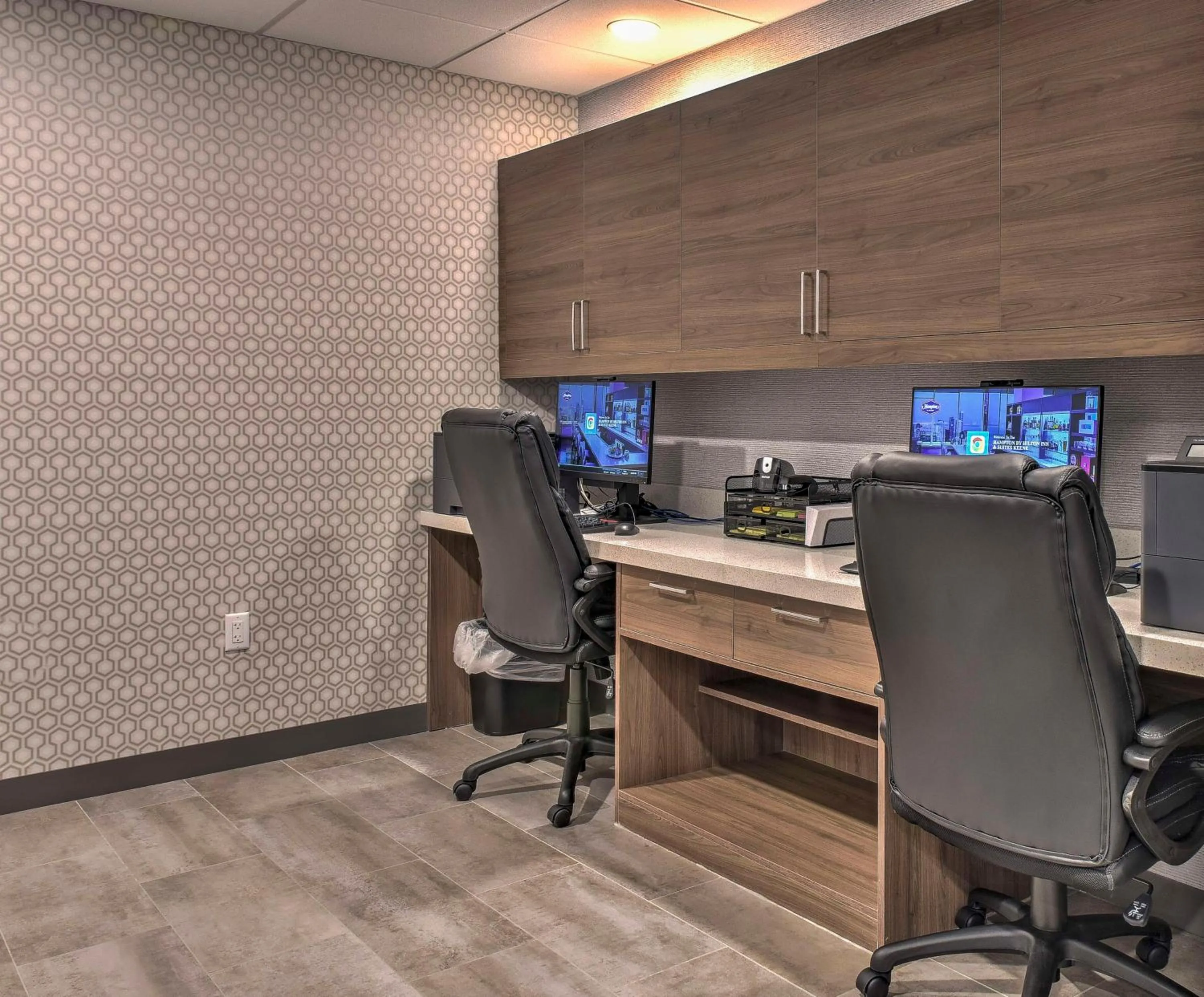 Business facilities in Hampton Inn & Suites Keene