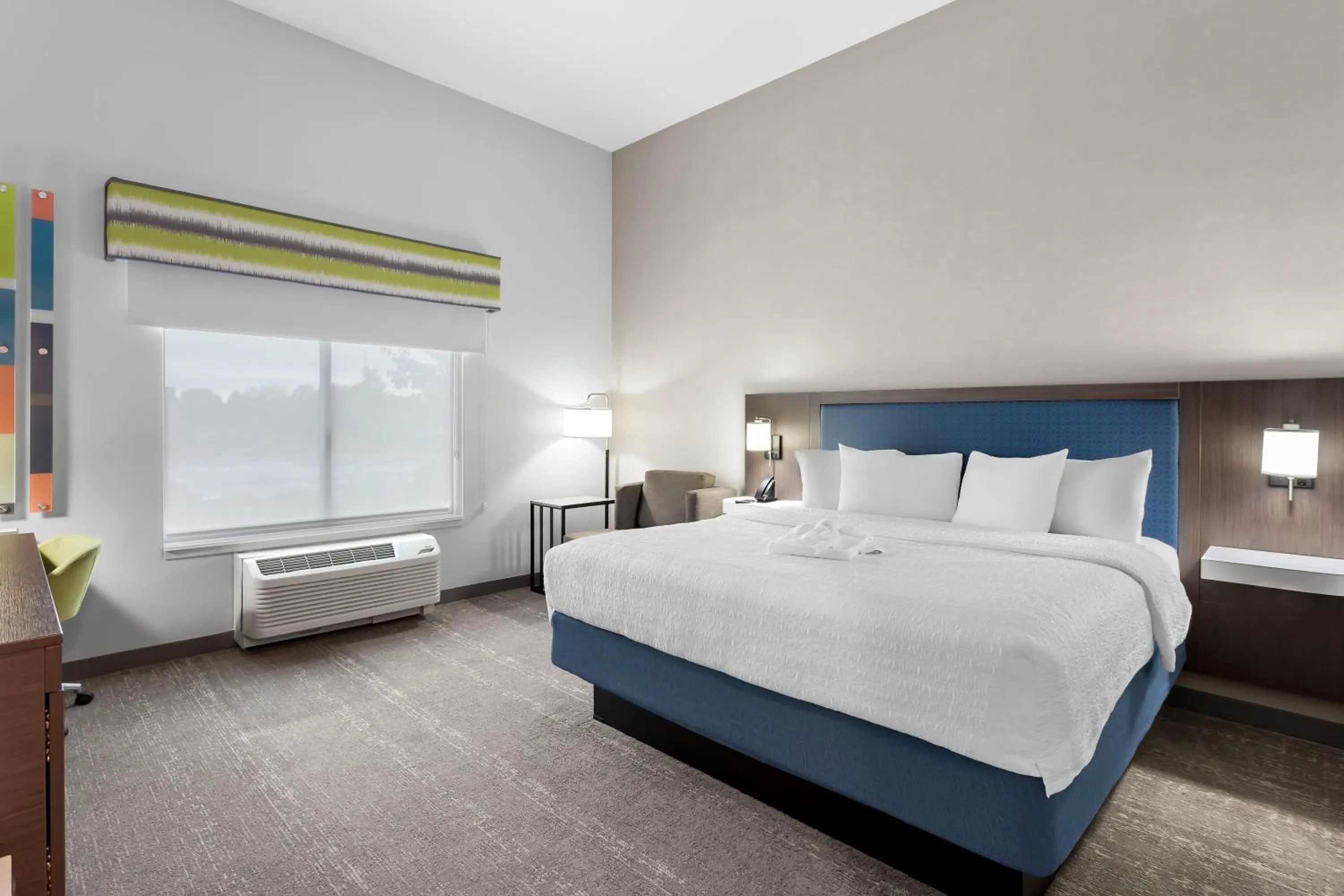 Bed in Hampton Inn By Hilton Huntley Chicago