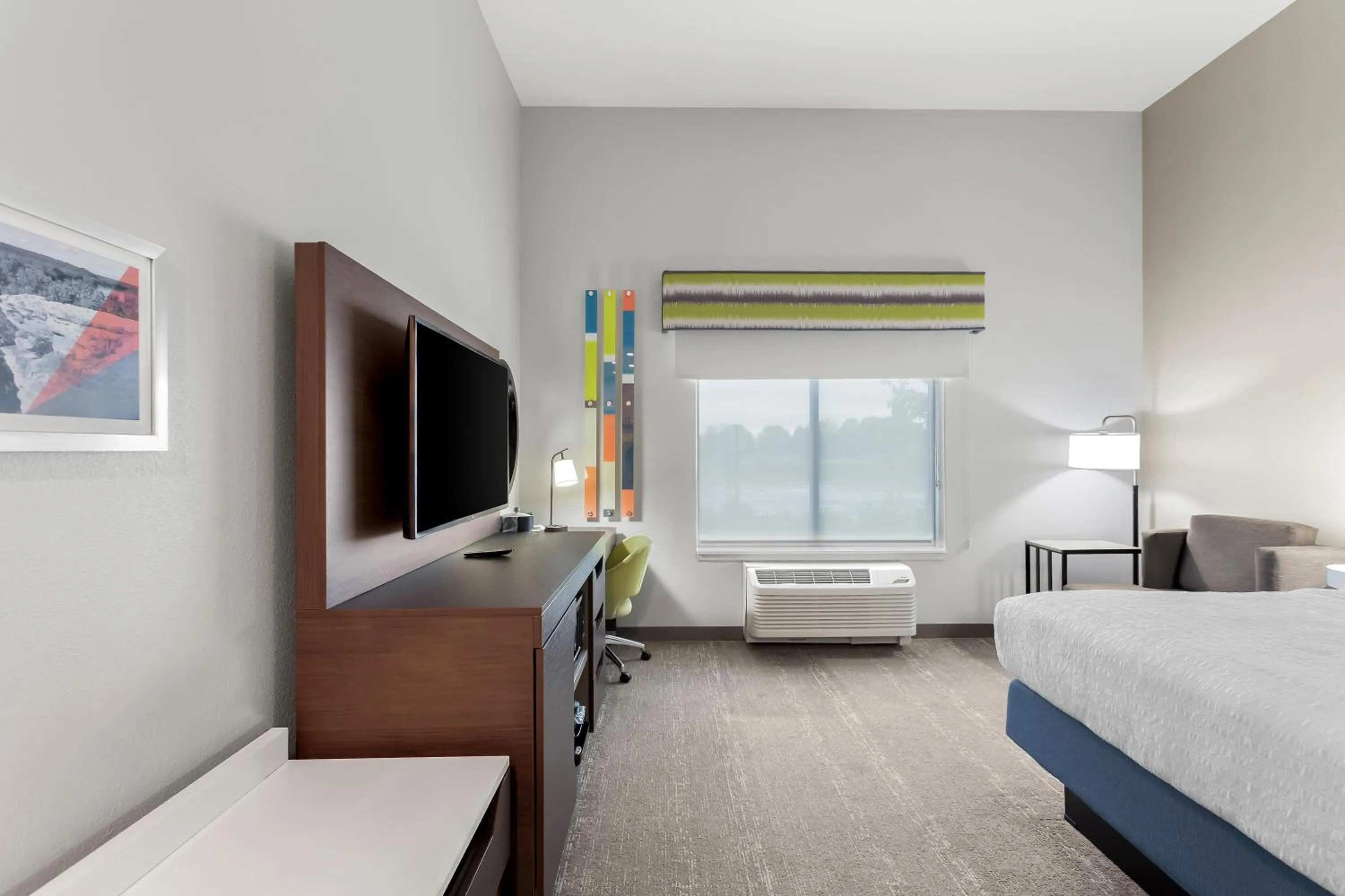 Bed in Hampton Inn By Hilton Huntley Chicago