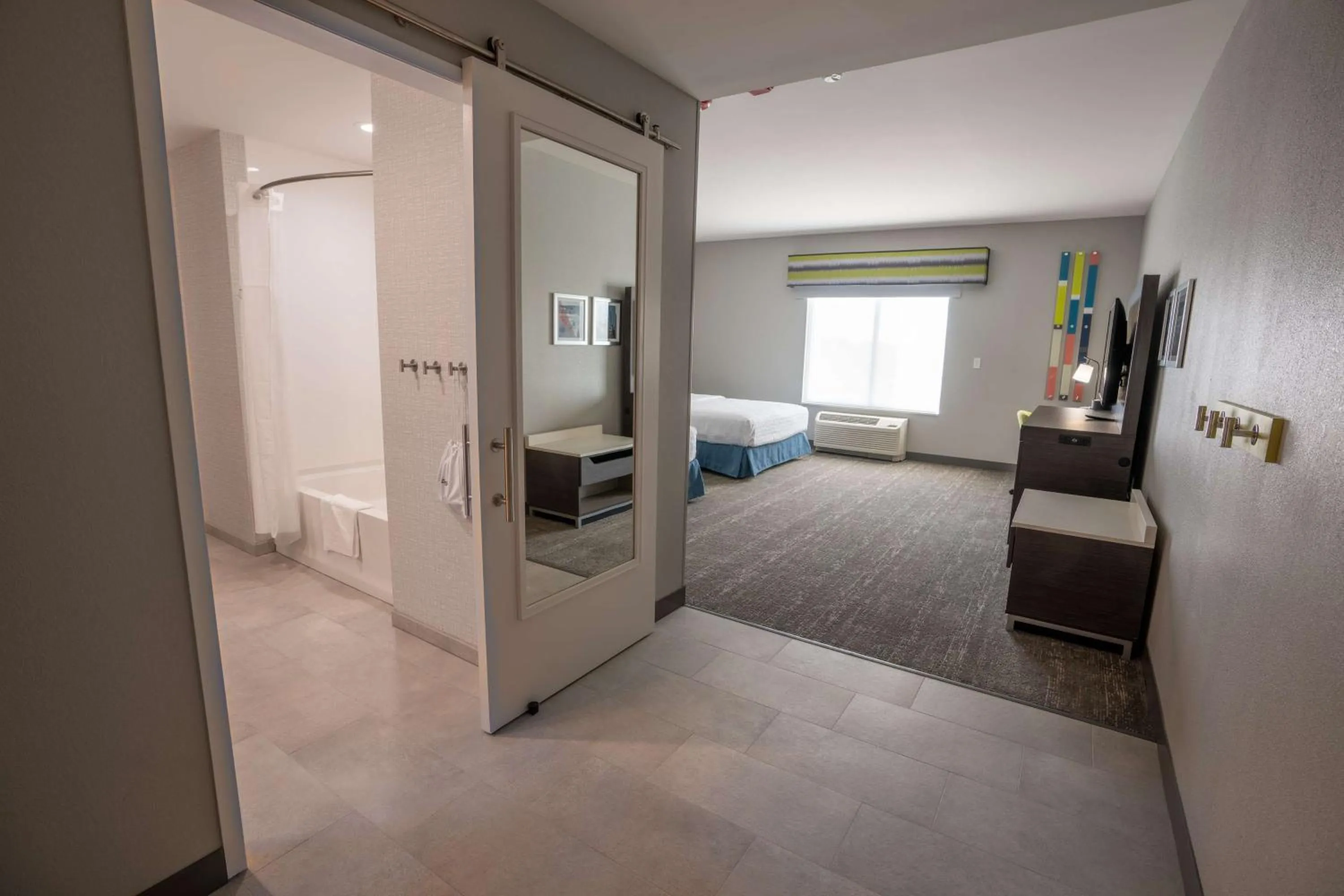 Queen Room with Two Queen Beds and Bath Tub - Mobility Access in Hampton Inn By Hilton Huntley Chicago