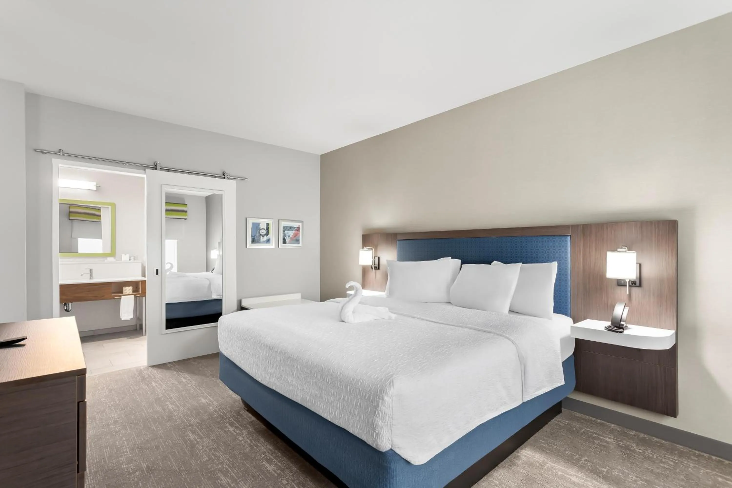 Bed in Hampton Inn By Hilton Huntley Chicago