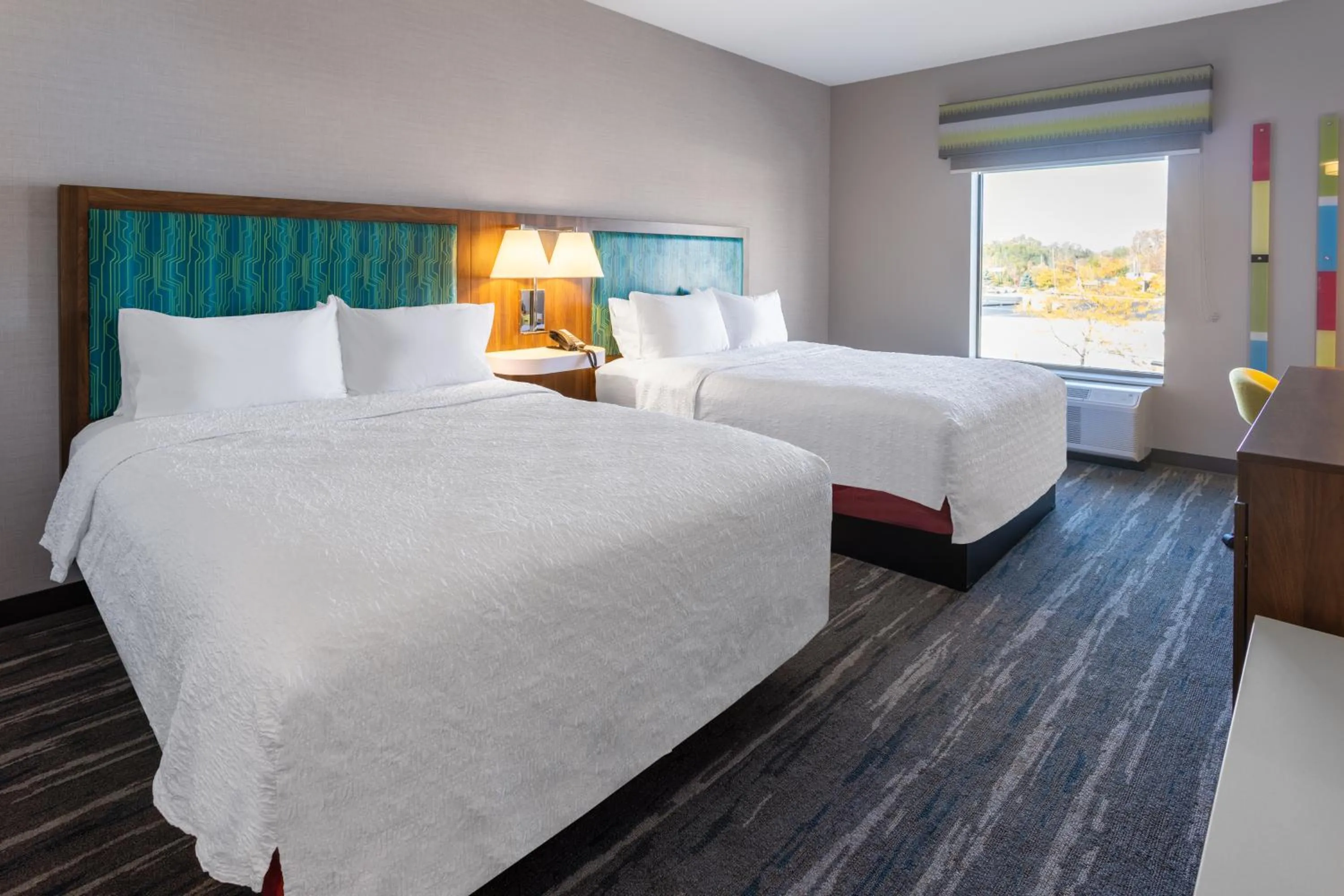 Photo of the whole room, Bed in Hampton Inn Monticello, Ny