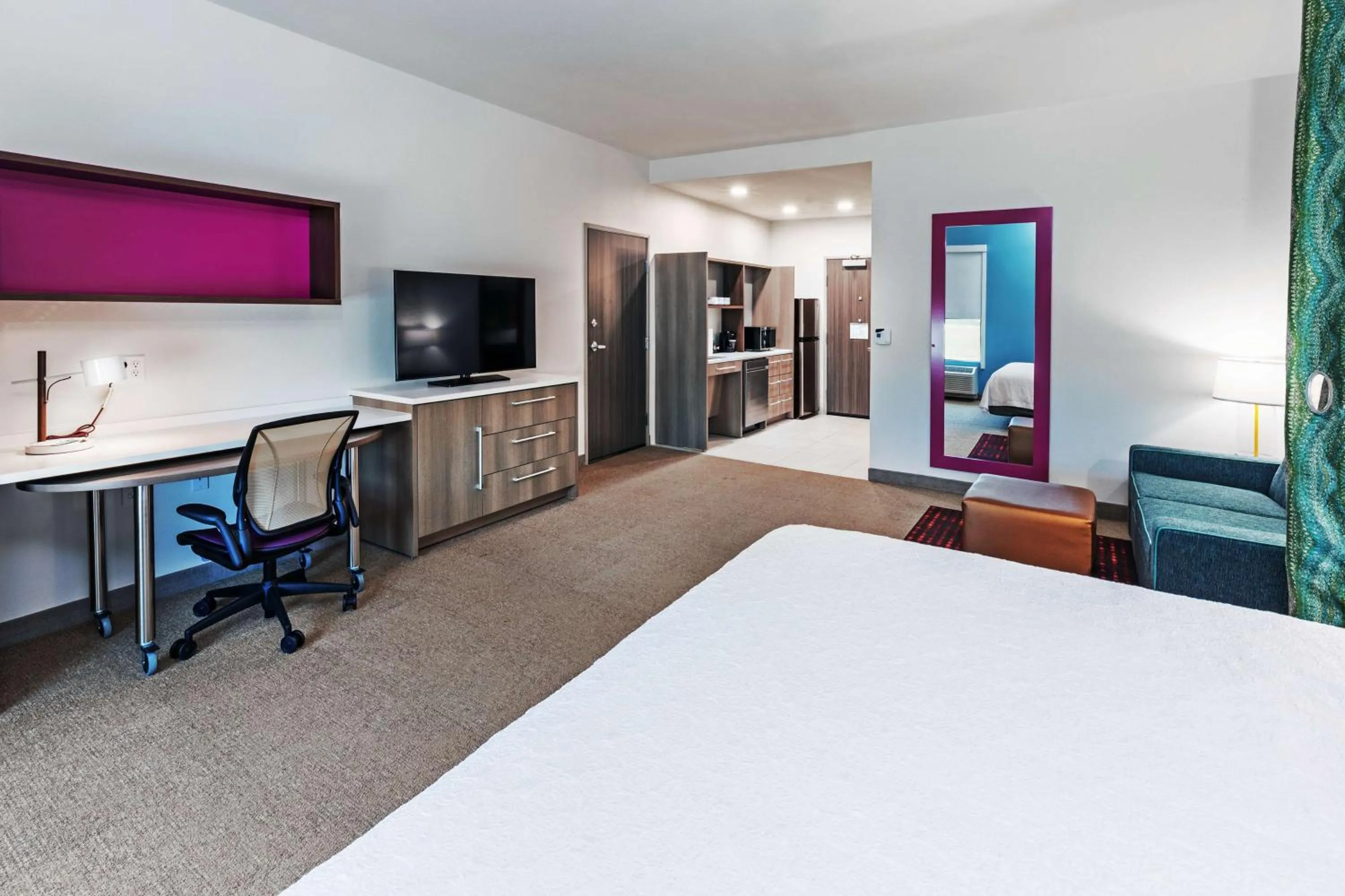 Bedroom, Bed in Home2 Suites By Hilton Weatherford