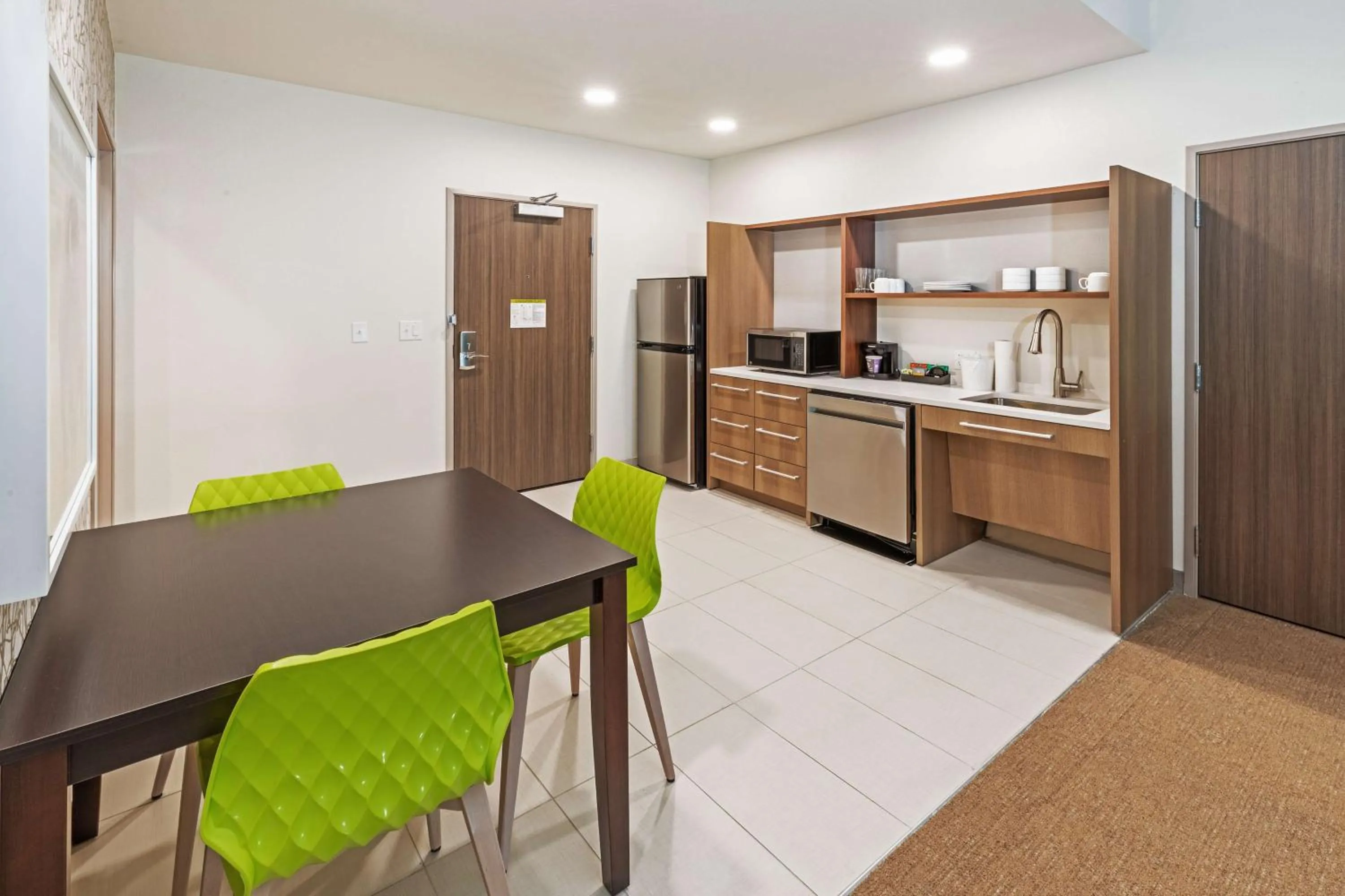 Kitchen or kitchenette in Home2 Suites By Hilton Weatherford