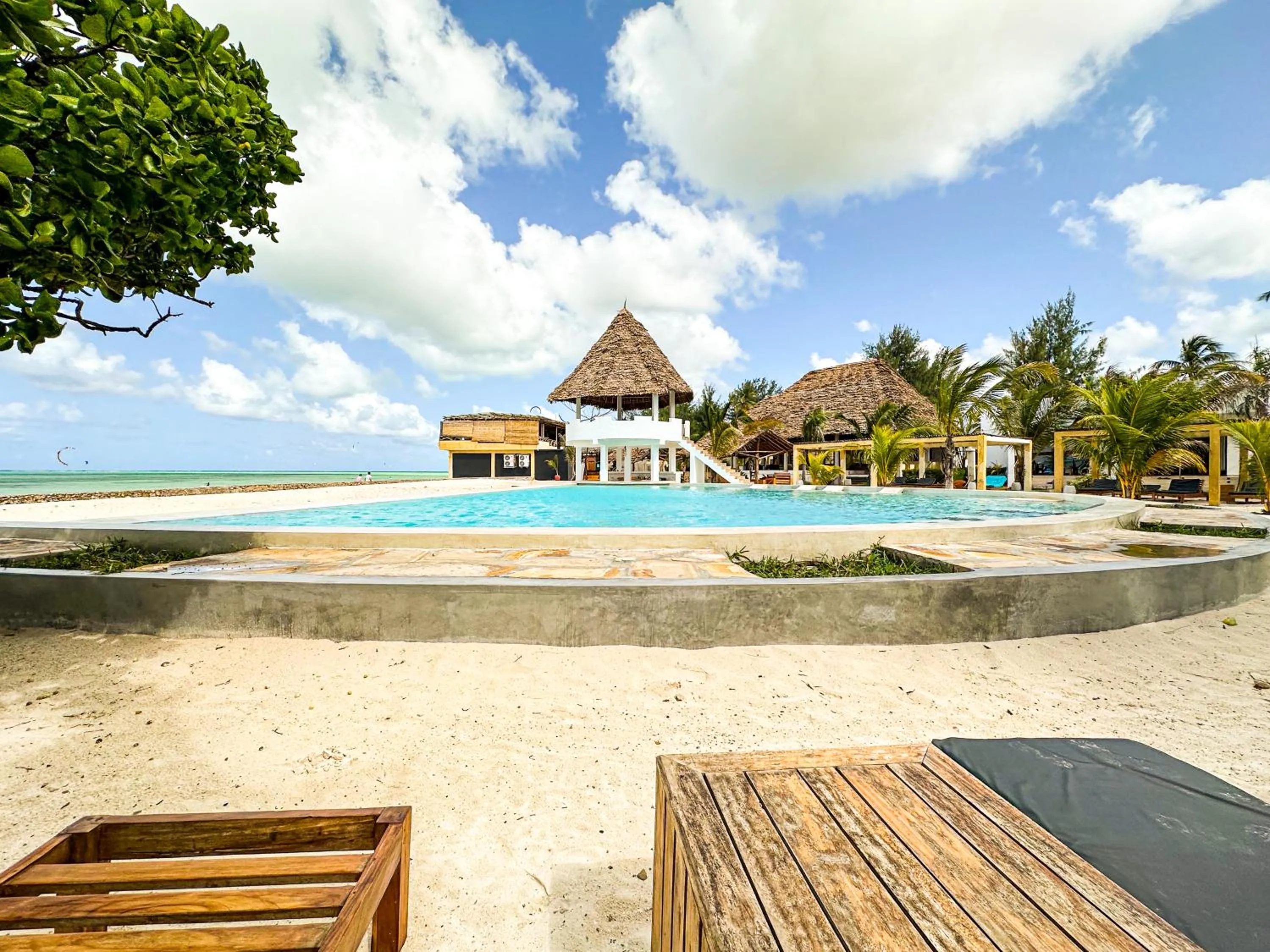 Swimming pool in Jambo Beach Hotel Paje