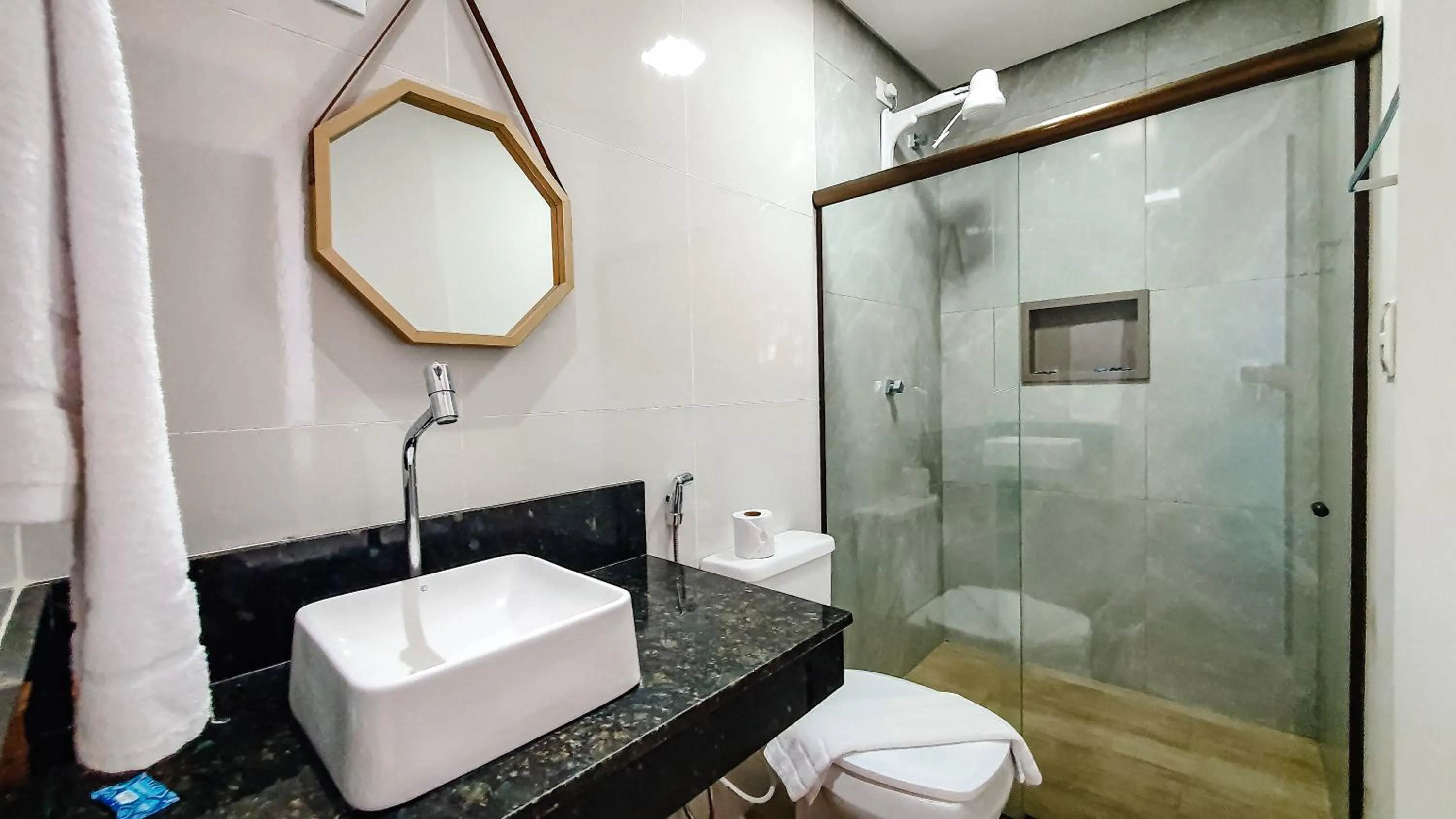 Toilet in Pousada Sete Mares