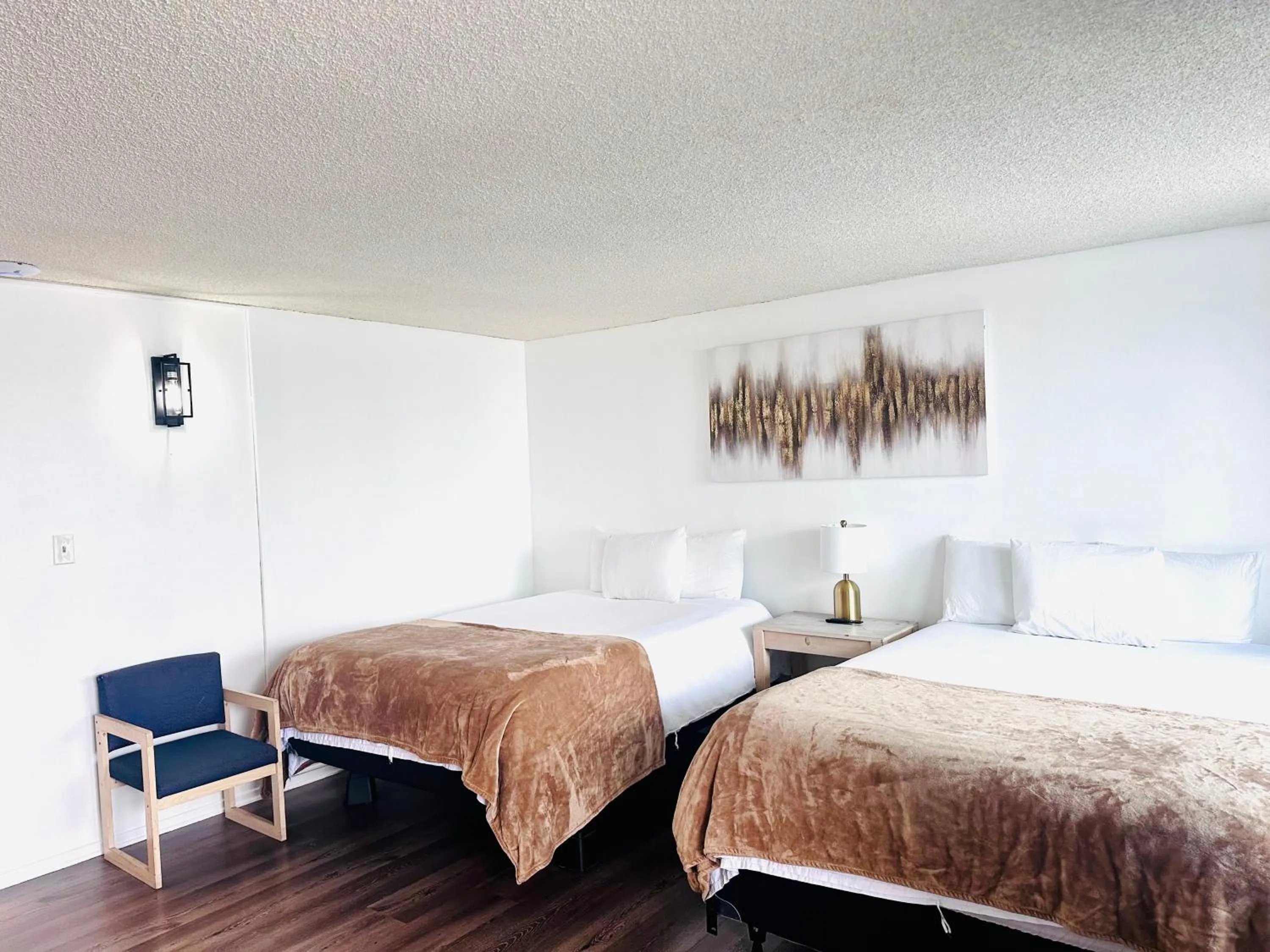 Bed in Foghorn Harbor Inn