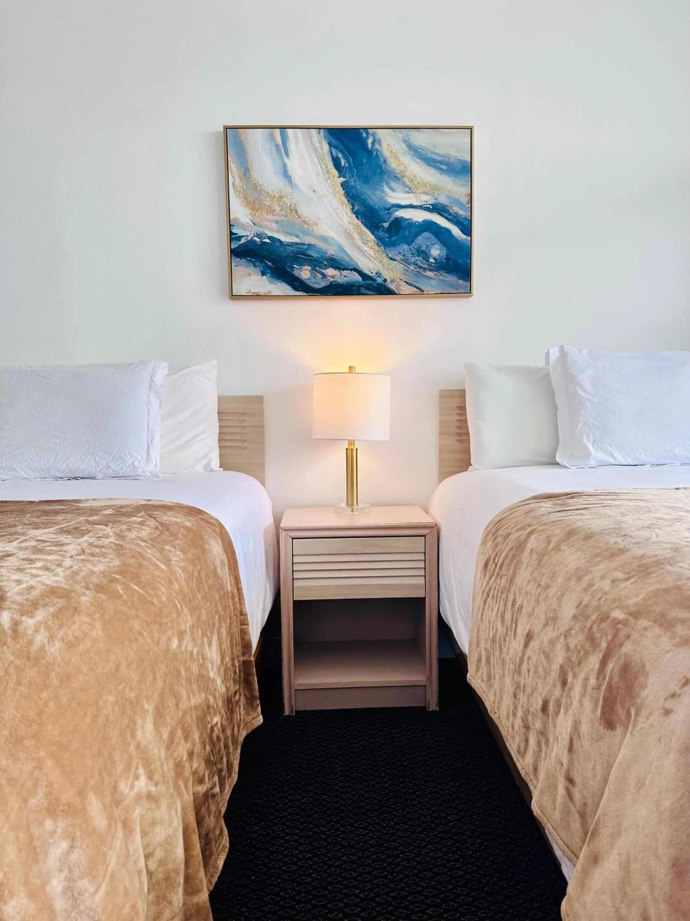 Bed in Foghorn Harbor Inn