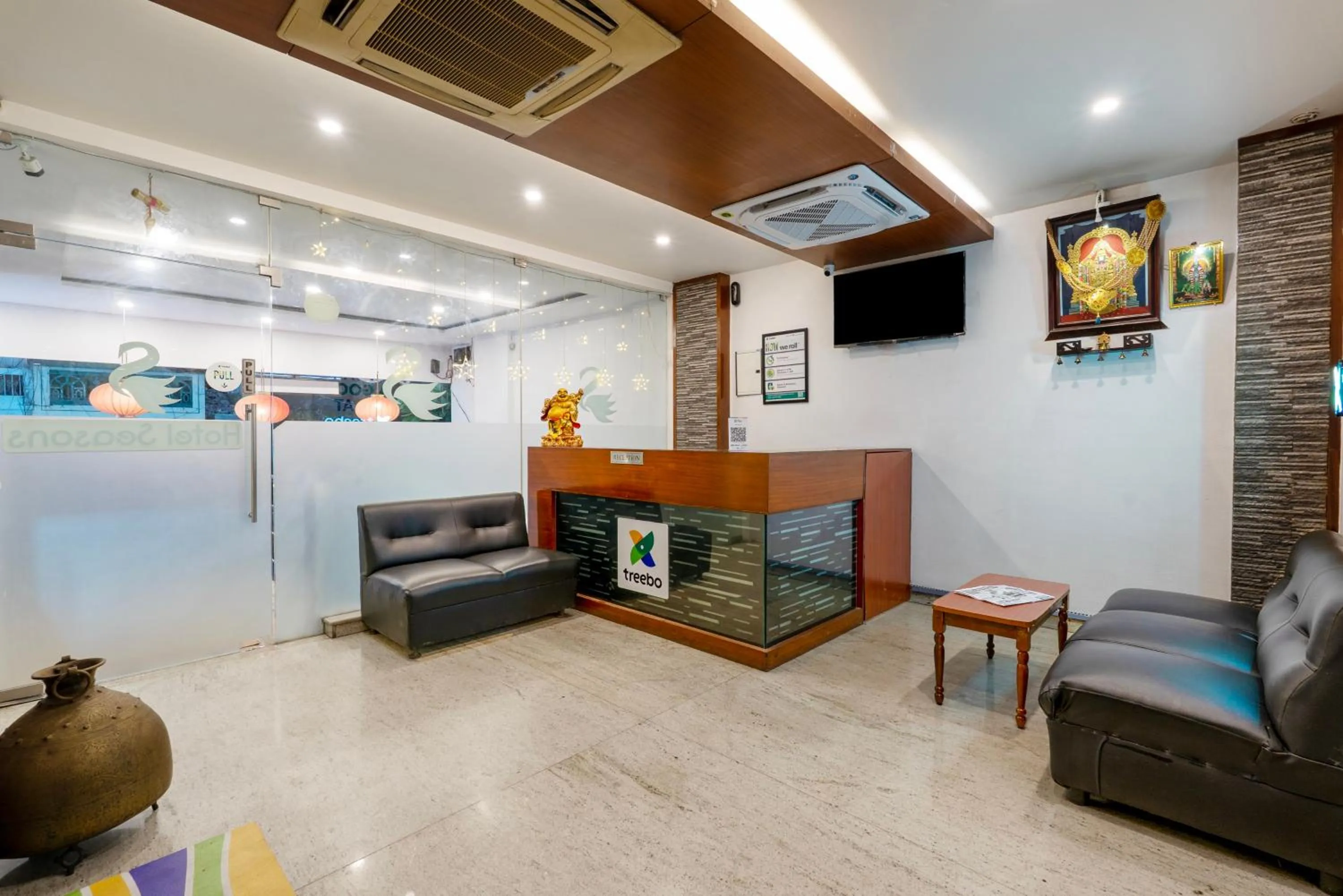 Lobby or reception in Treebo Seasons - Heritage Town Pondicherry