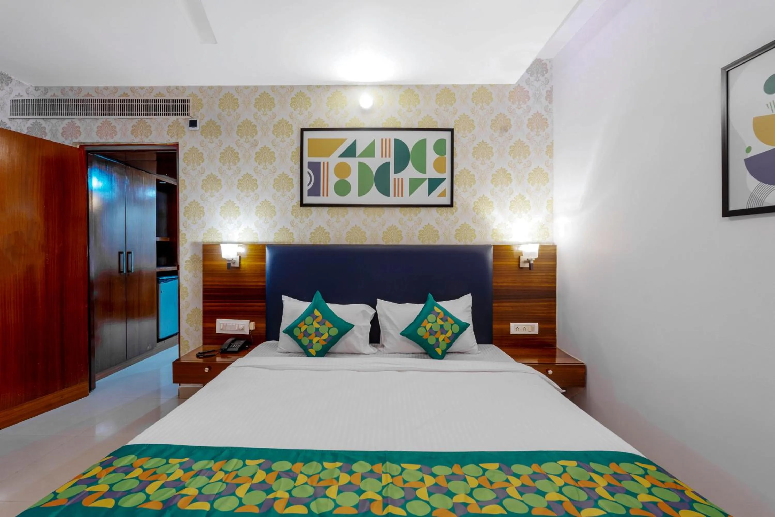 Bedroom, Bed in Treebo Seasons - Heritage Town Pondicherry