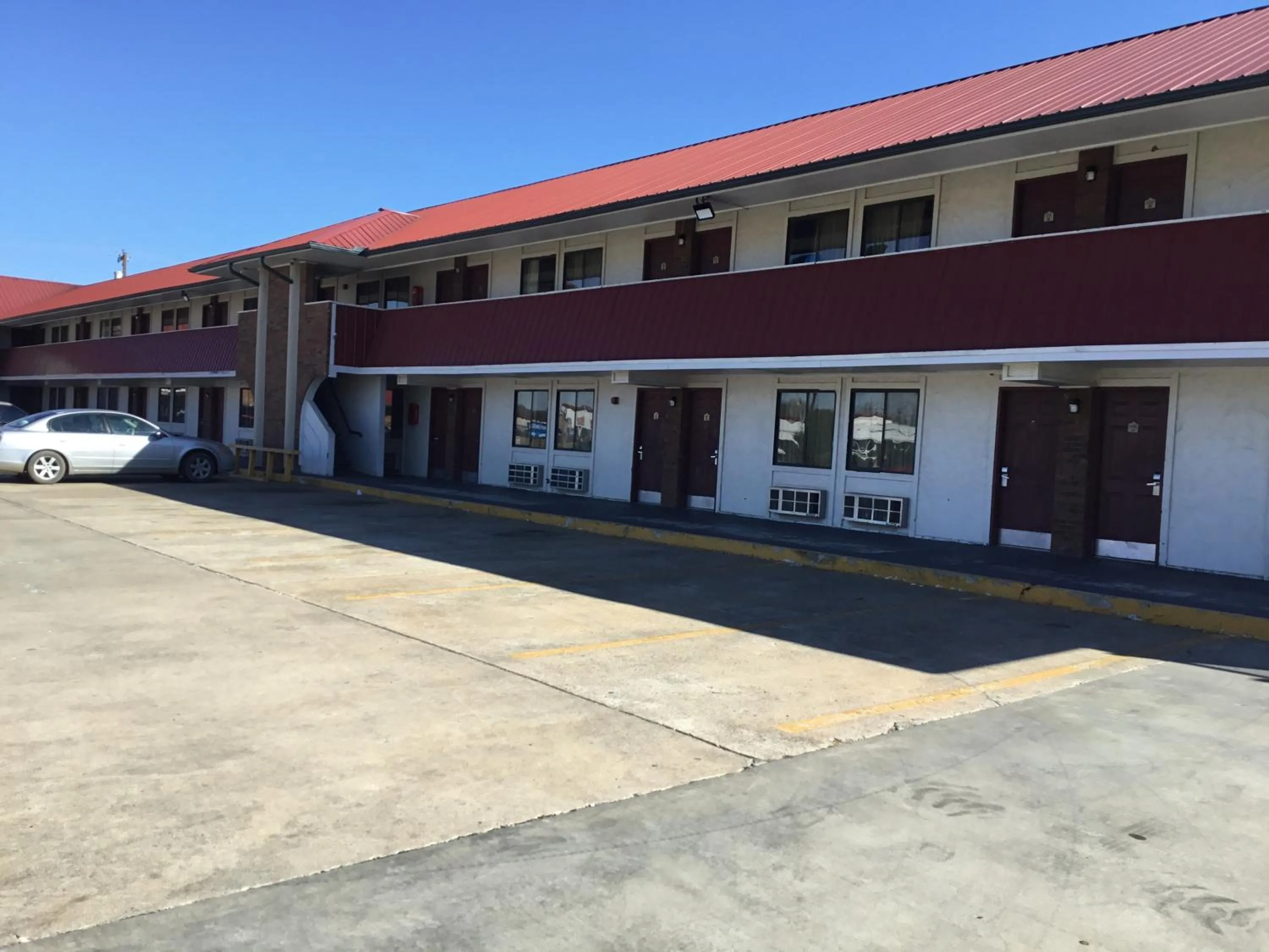 Property building in Executive Inn