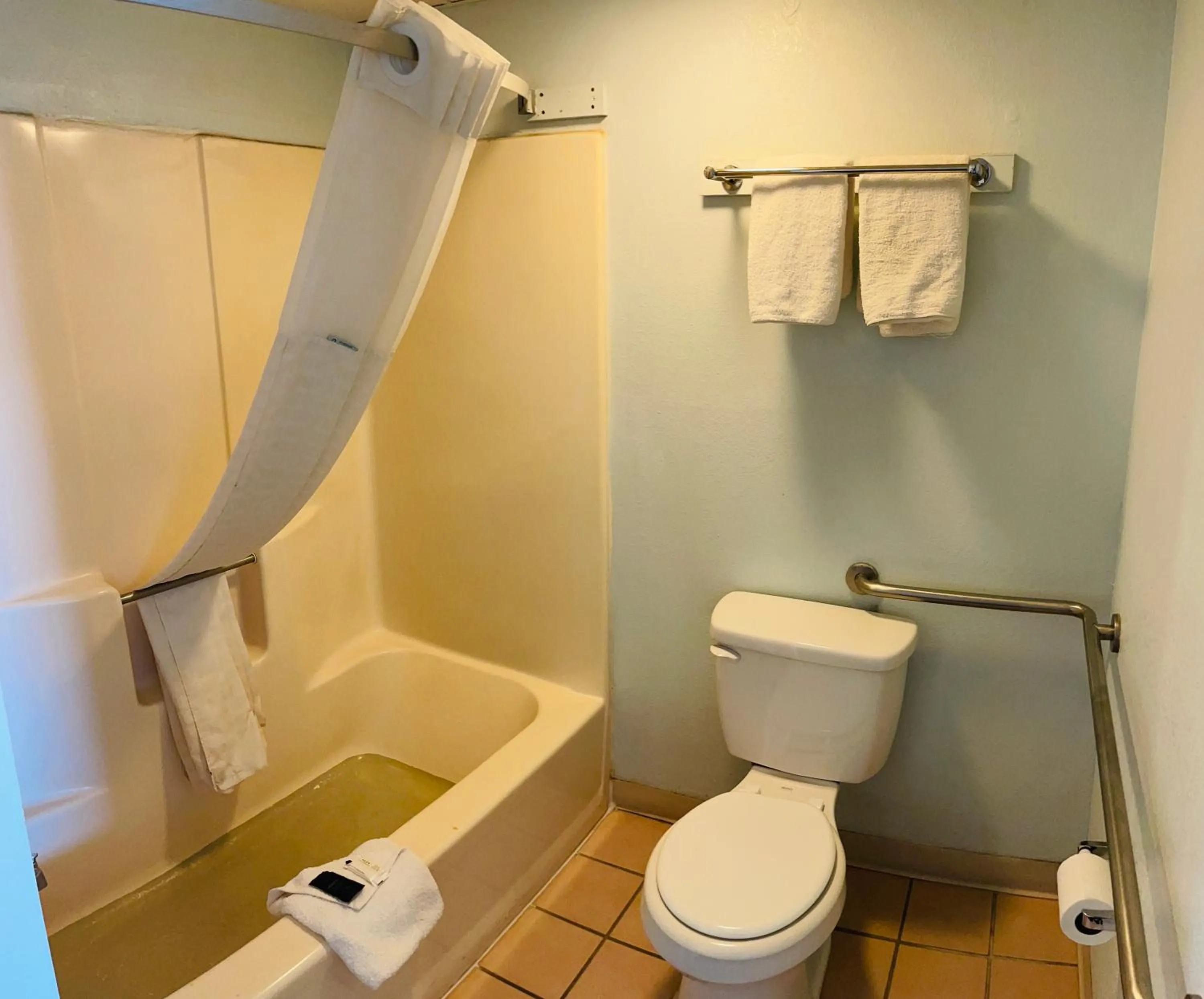 Shower in Executive Inn