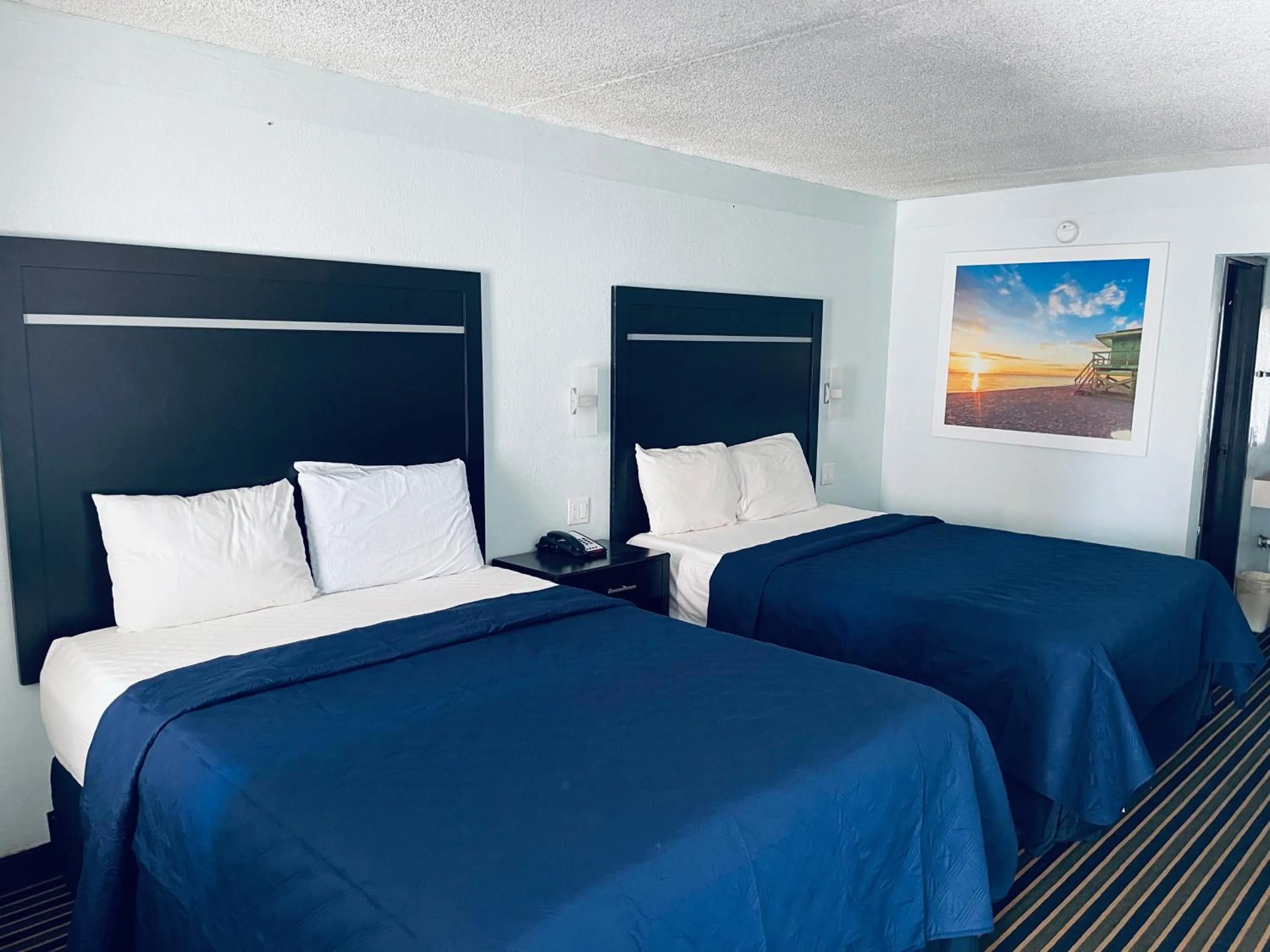 Bedroom, Bed in Executive Inn