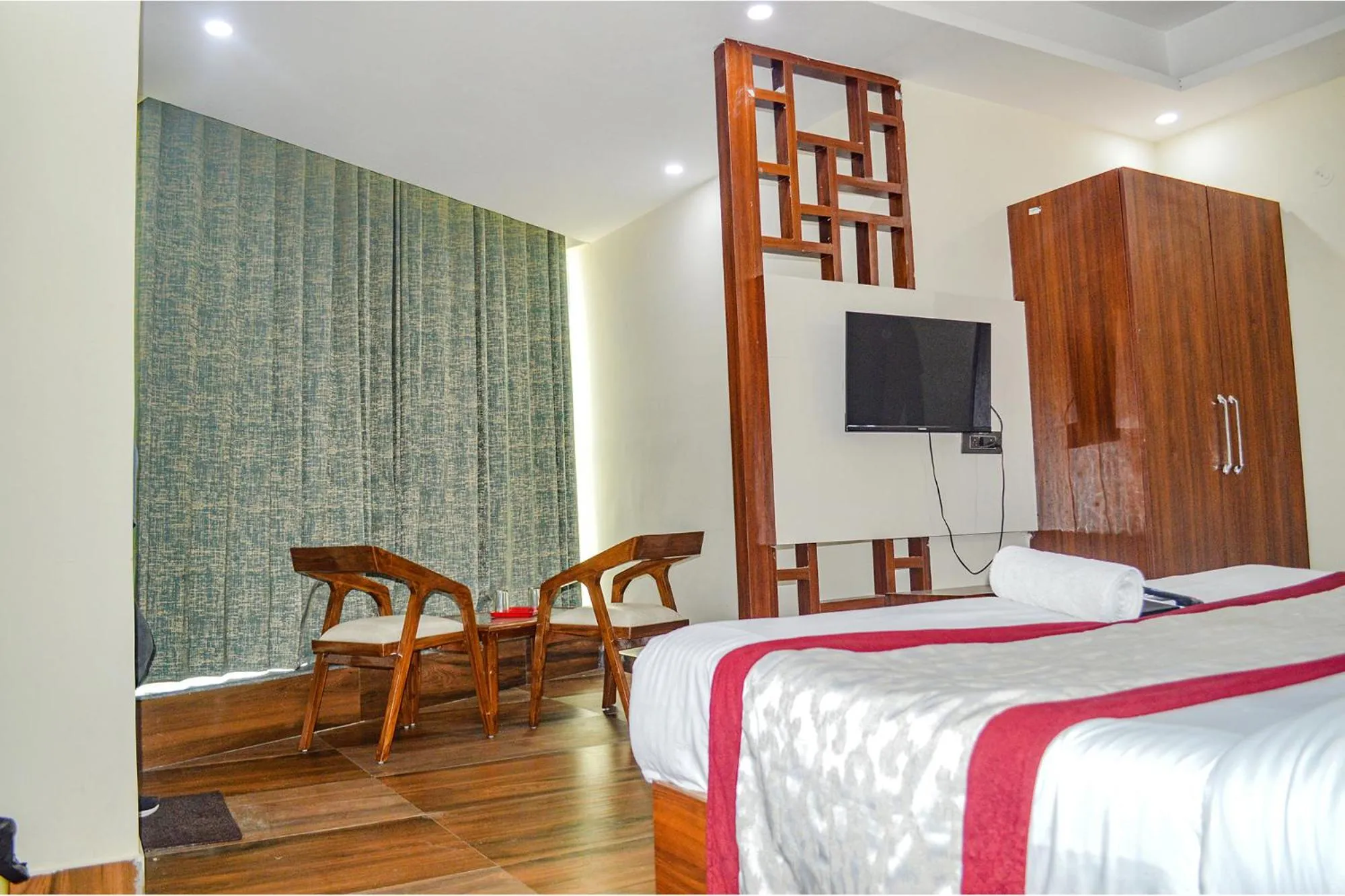 Bedroom, Bed in FabHotel The Golf Inn