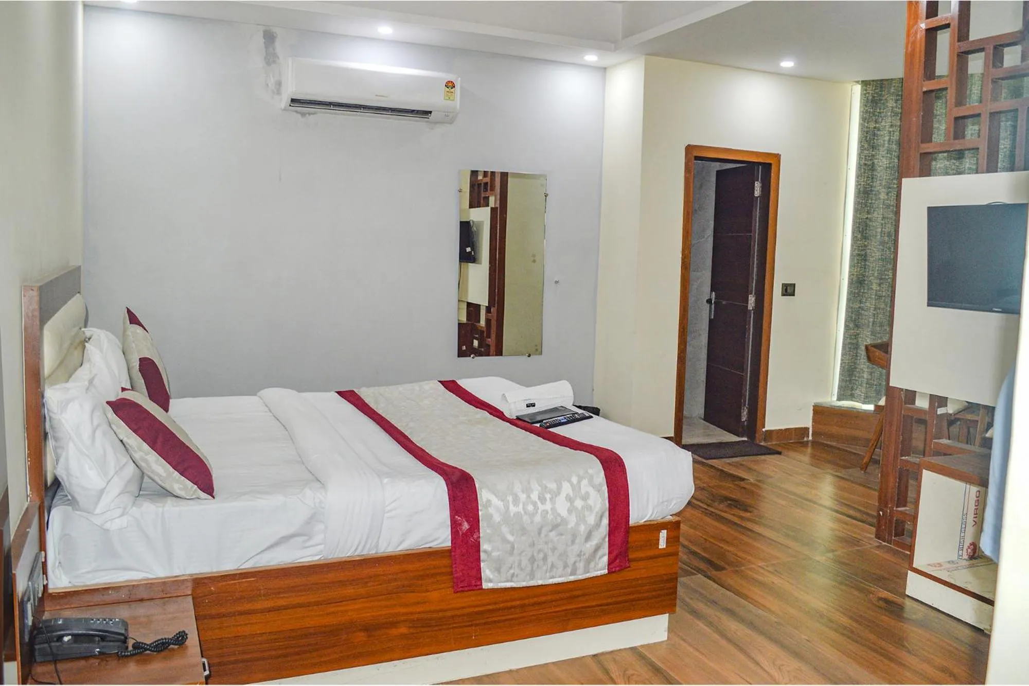 Bedroom, Bed in FabHotel The Golf Inn