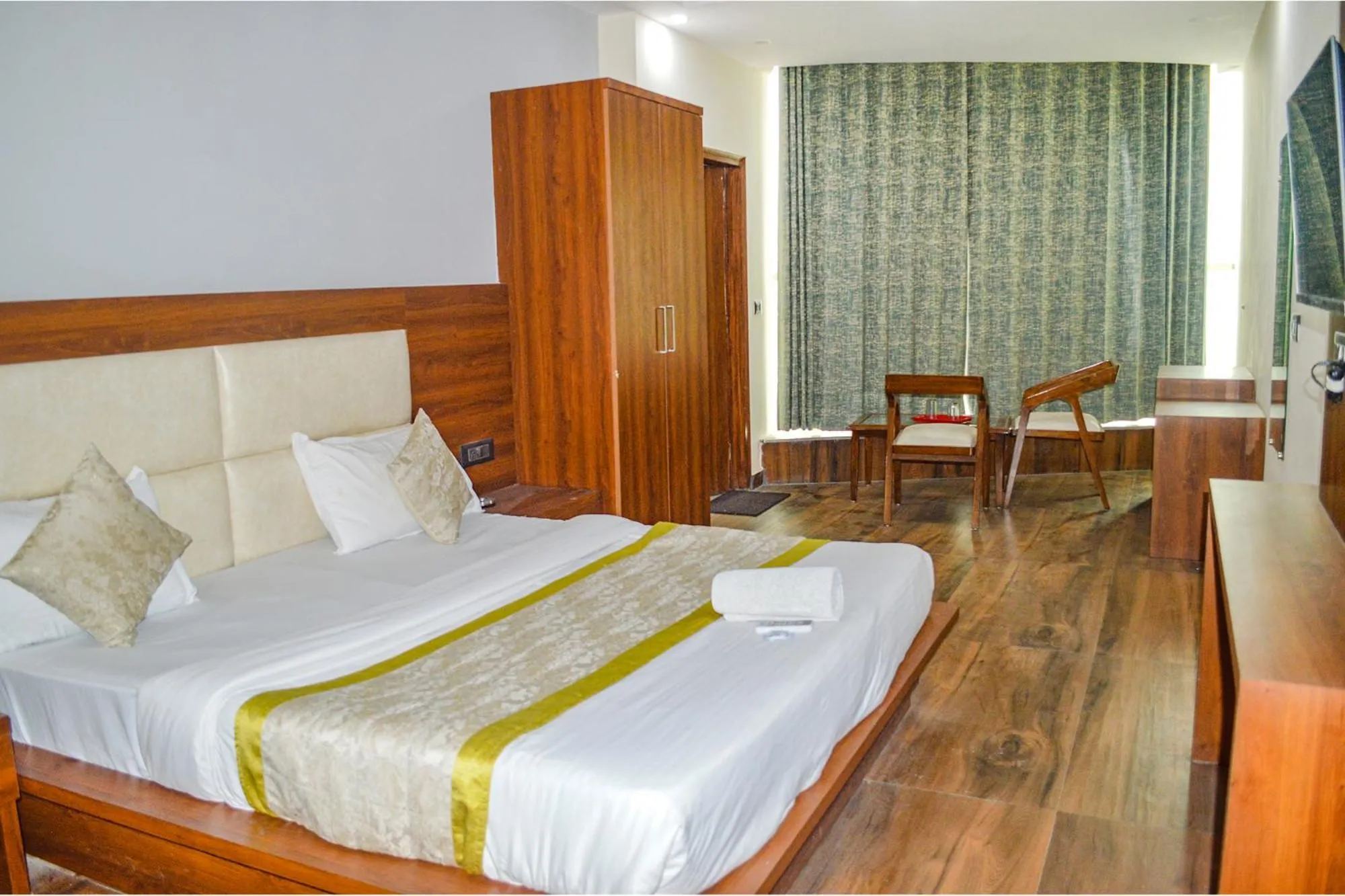 Bedroom, Bed in FabHotel The Golf Inn