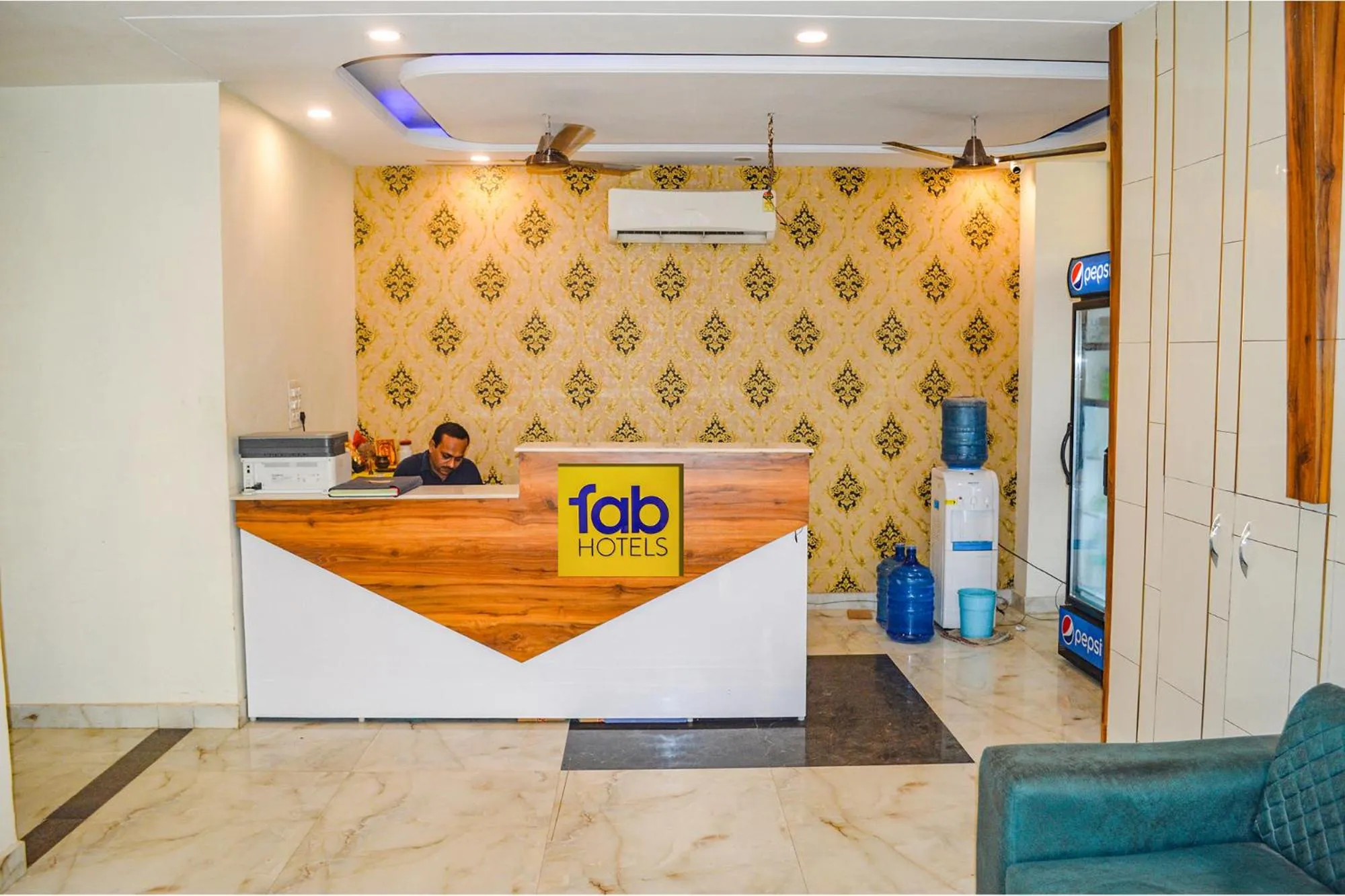 Lobby or reception in FabHotel The Golf Inn