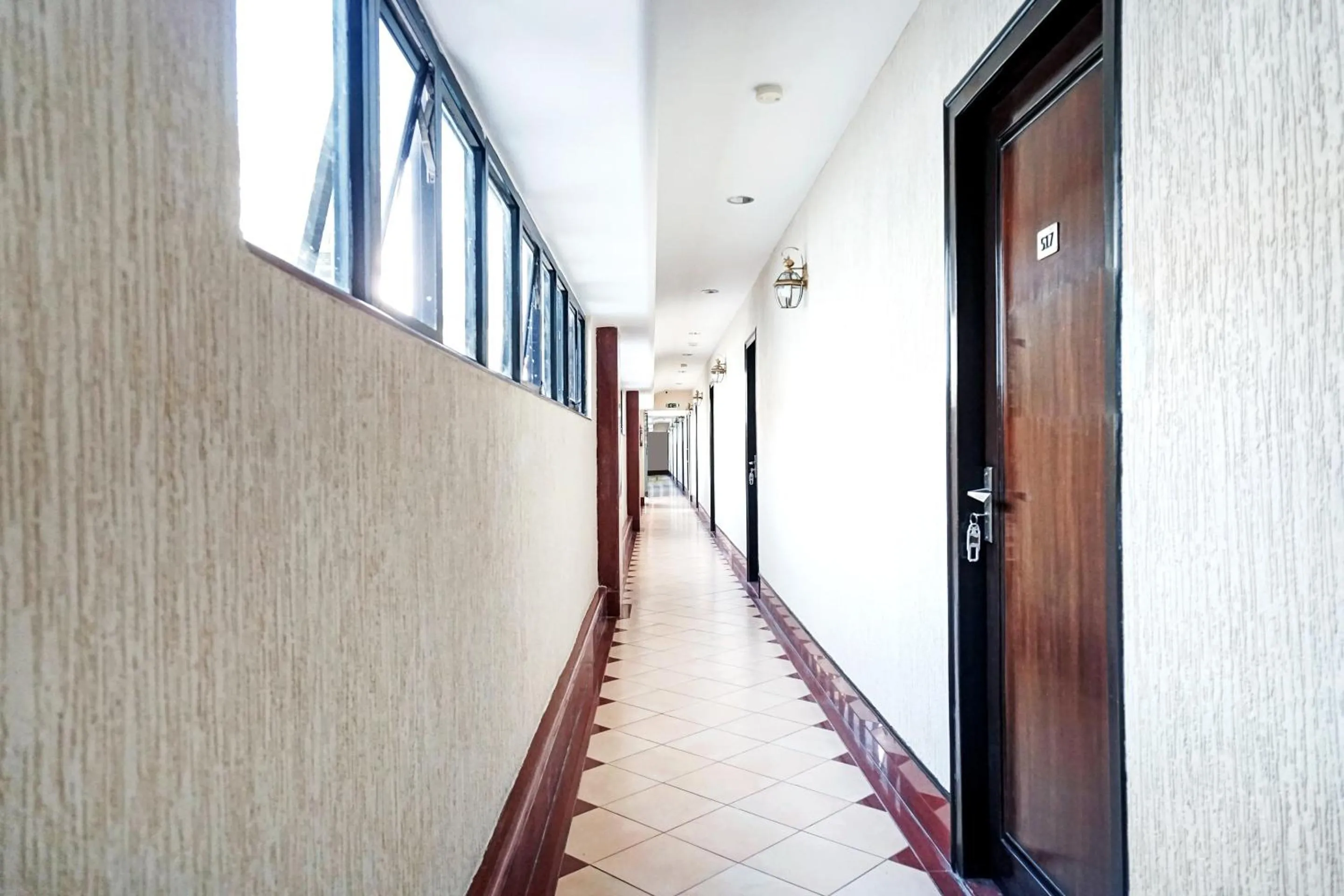 Lobby or reception in Townhouse OAK Gharonda Residency Near Sant Tukaram Nagar Metro Station