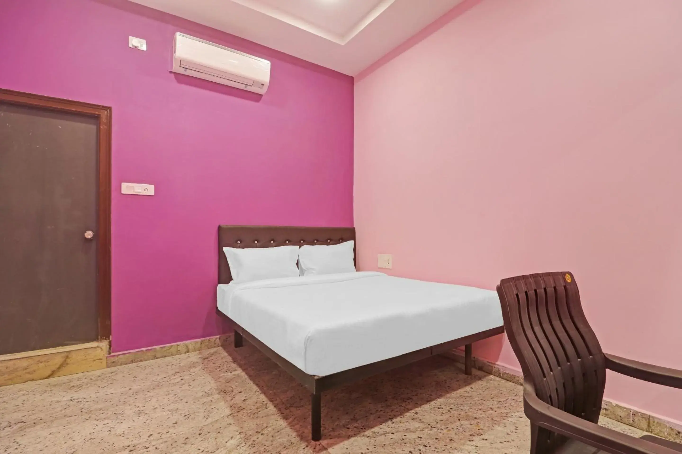Standard Double Room - single occupancy in Capital O Sai Balaji Near Golconda Fort Standard Double Room - single occupancy in Capital O Sai Balaji Near Golconda Fort
