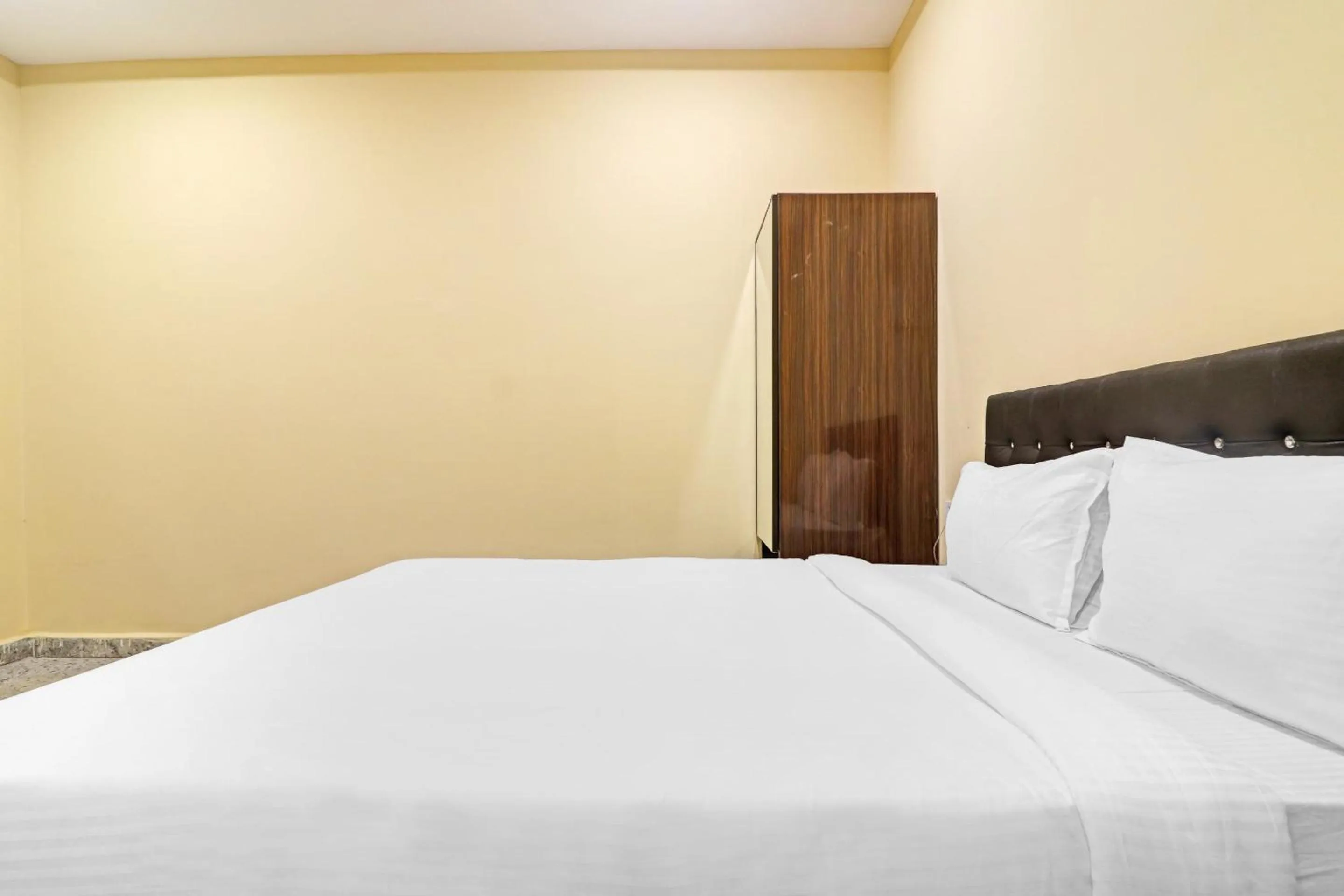 Bedroom, Bed in Capital O Sai Balaji Near Golconda Fort