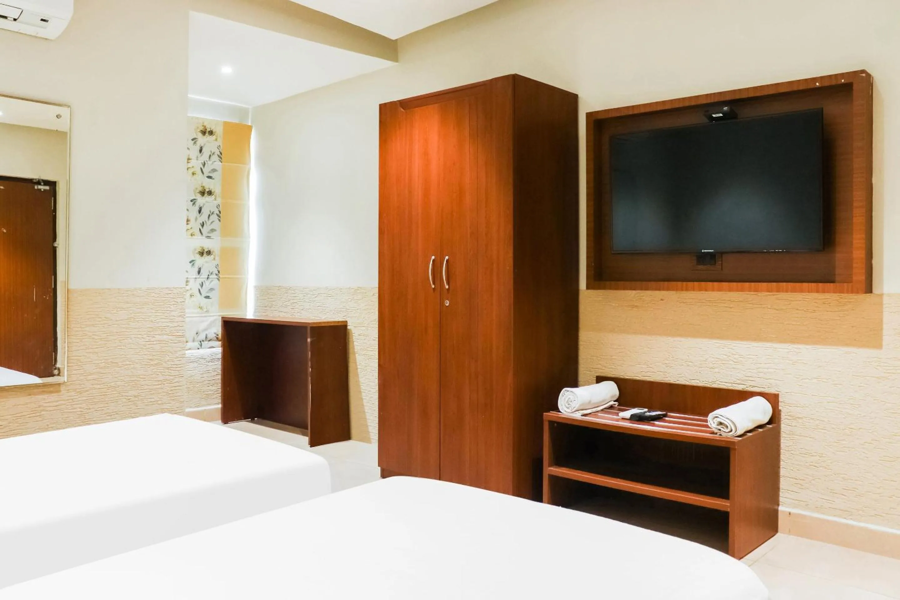 Bedroom, Bed in Collection O Kk Trends