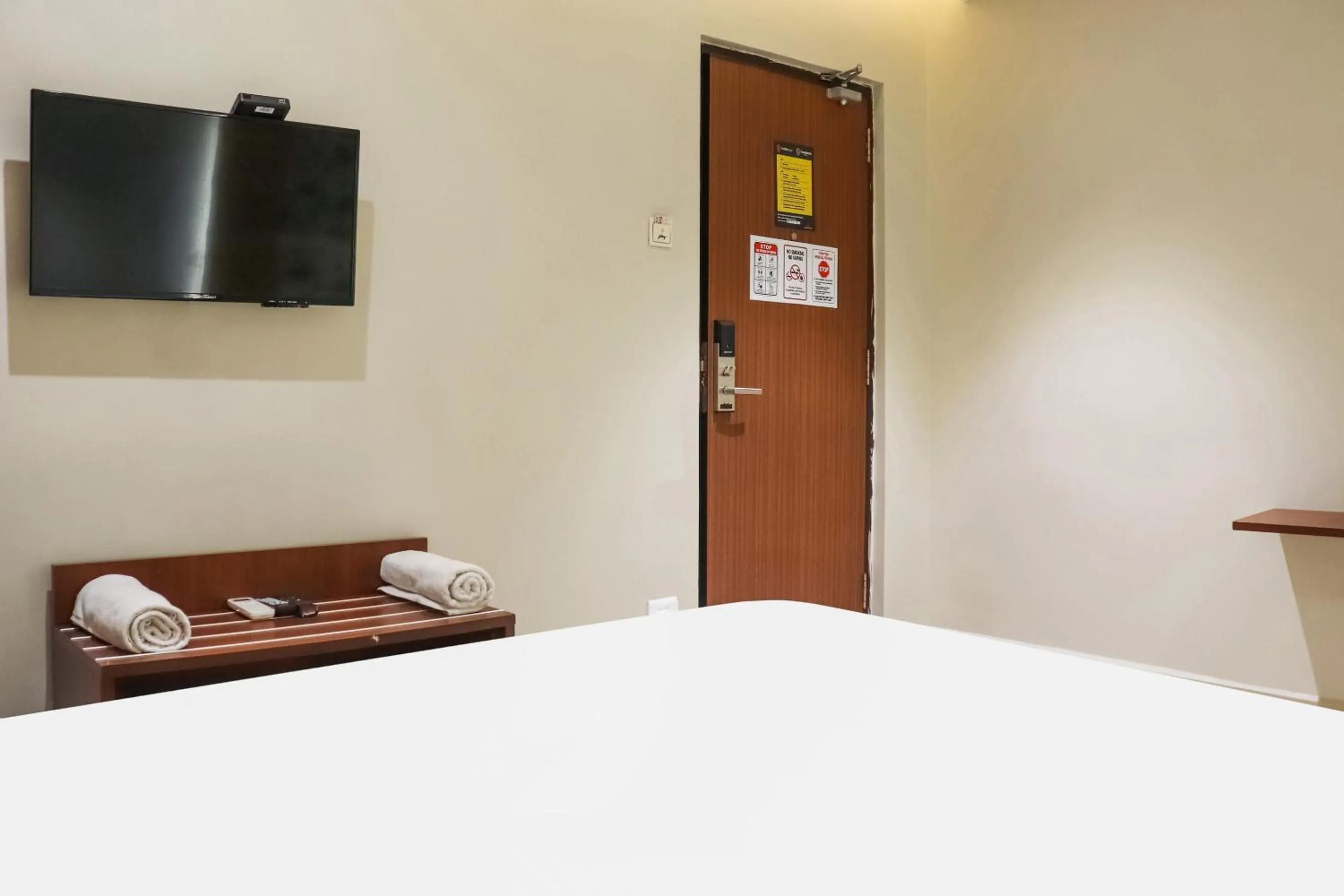 Bedroom, Bed in Collection O Kk Trends