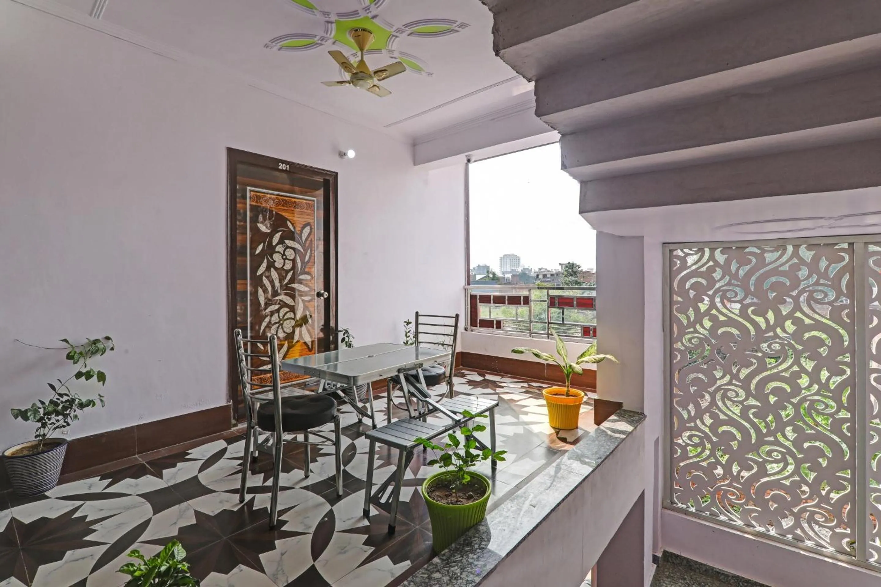 Lobby or reception in OYO Flagship 86660 Hotel RK Grand