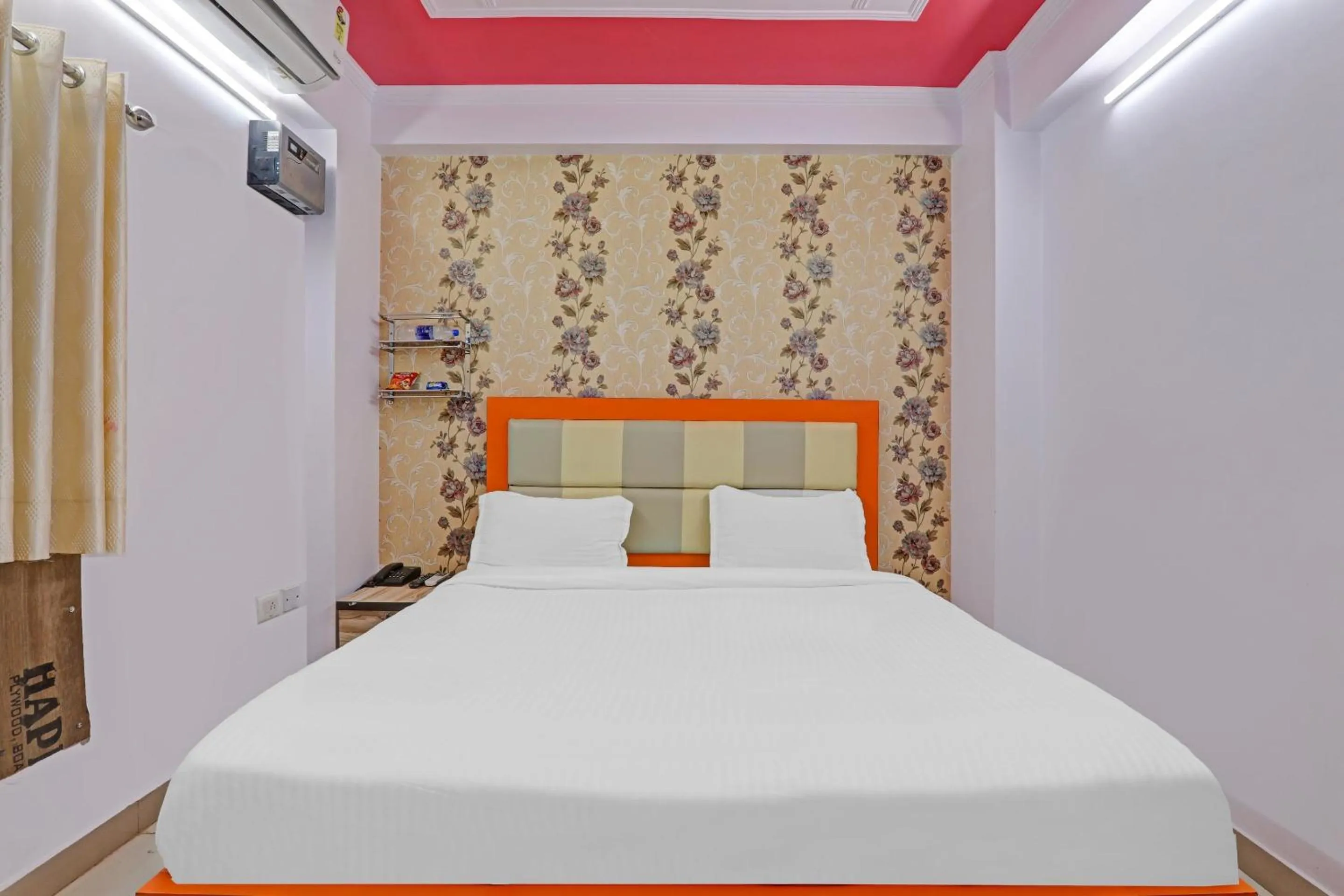 Bedroom in OYO Flagship 86660 Hotel RK Grand