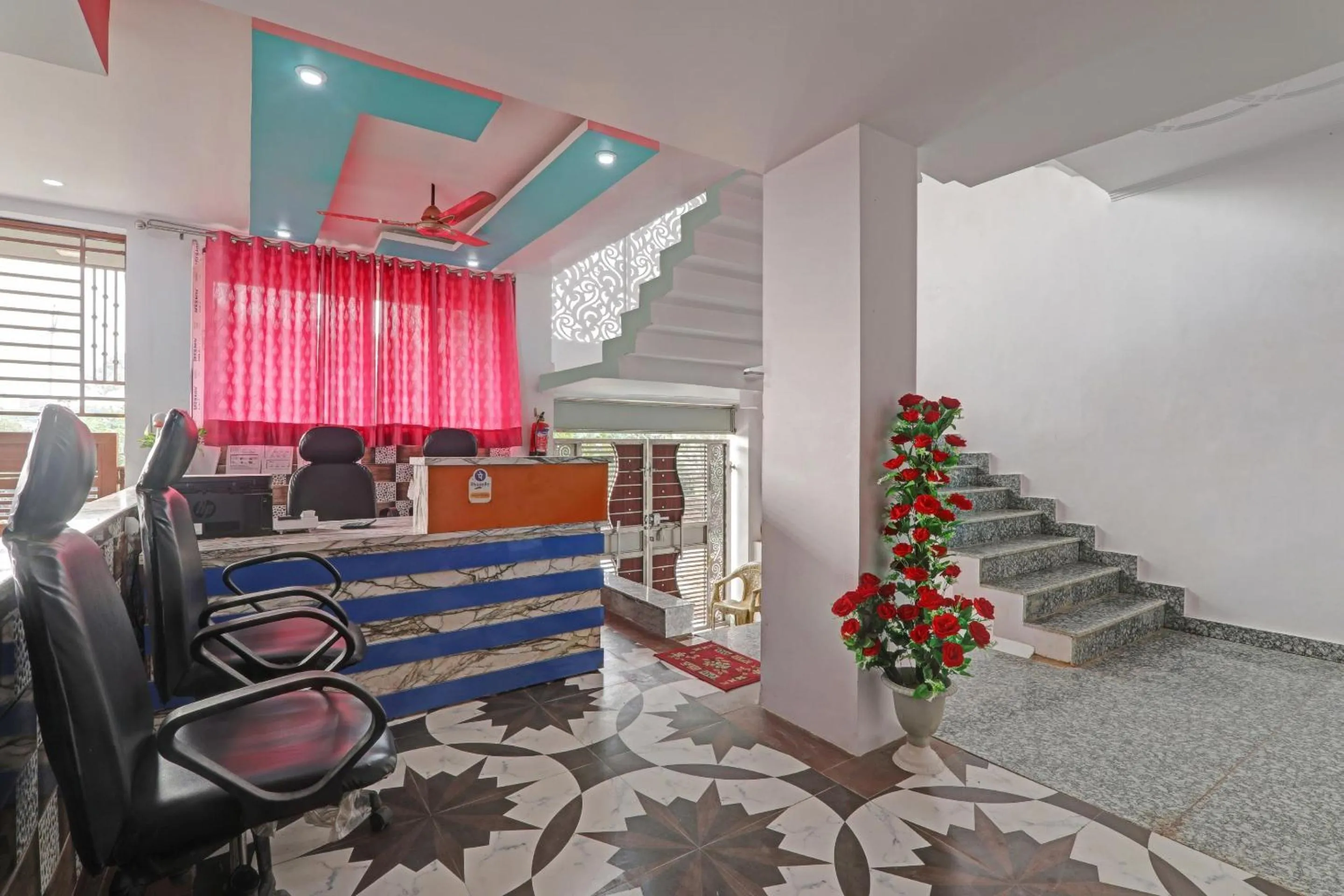 Lobby or reception in OYO Flagship 86660 Hotel RK Grand