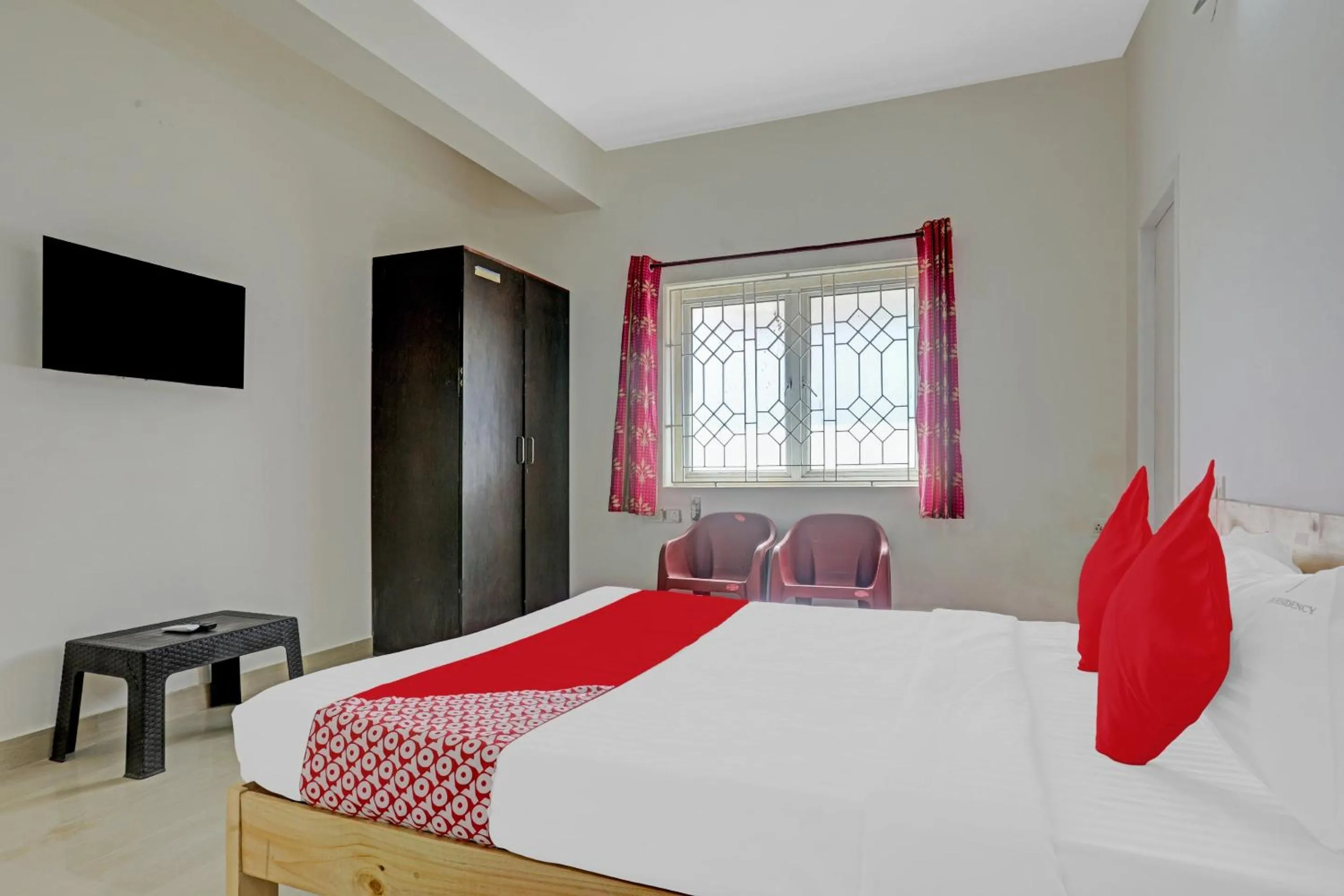 Bedroom, Bed in Hotel O Tiara Grand