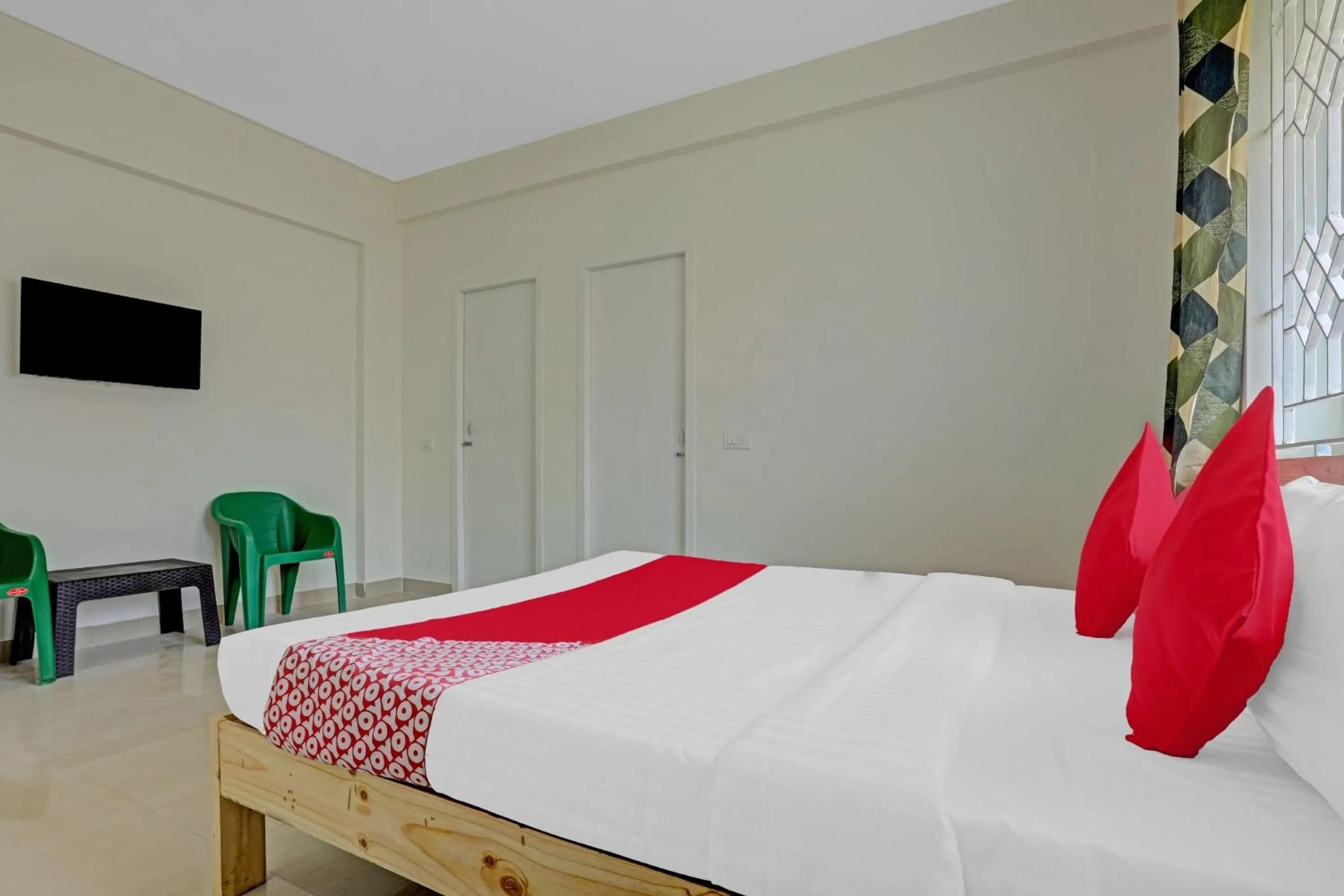 Bedroom, Bed in Hotel O Tiara Grand