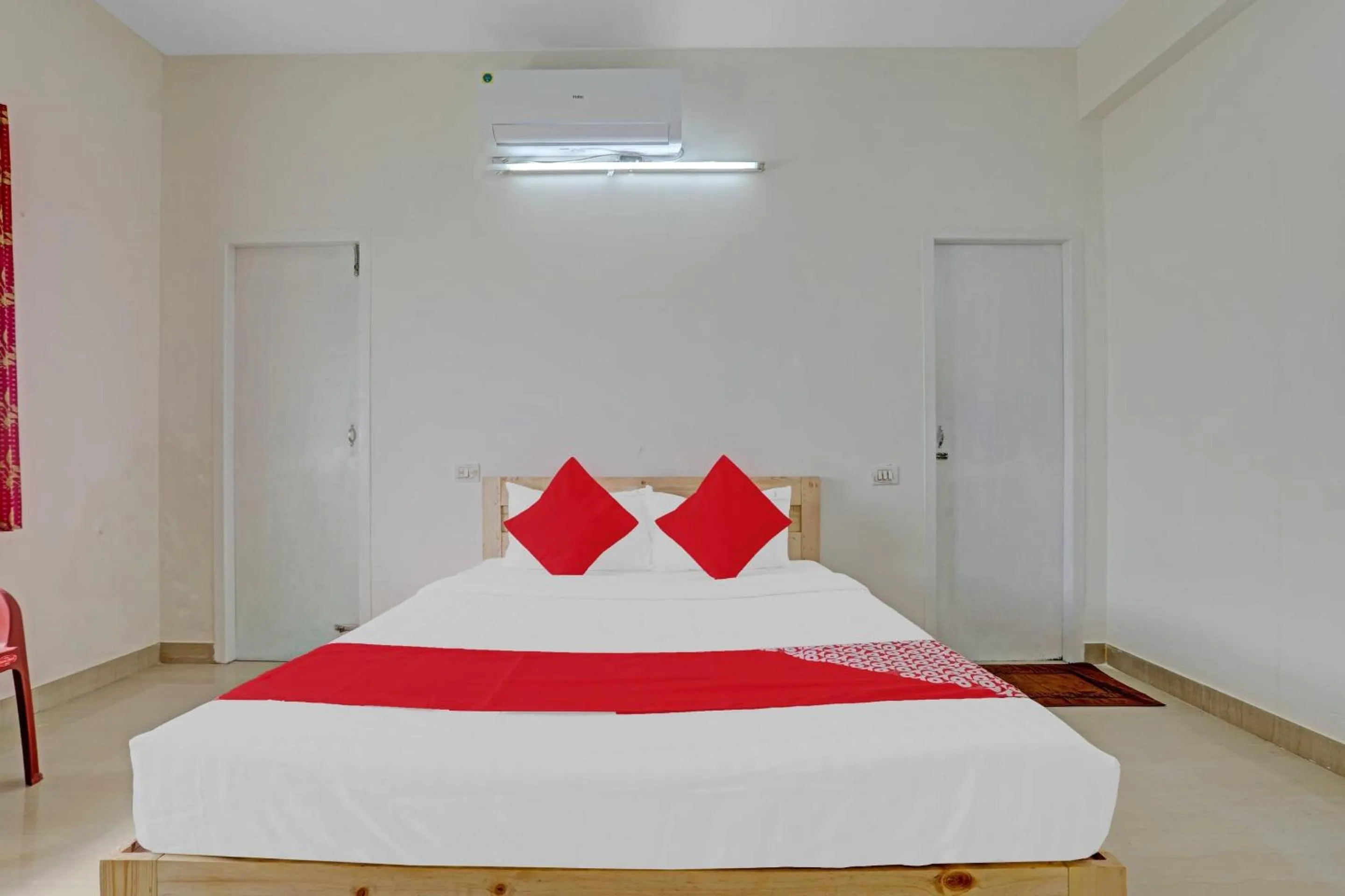 Bedroom, Bed in Hotel O Tiara Grand