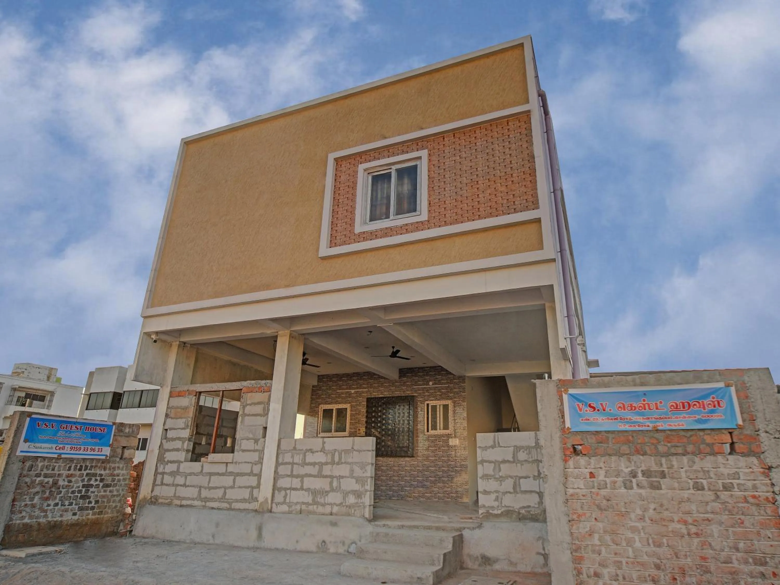 Facade/entrance in Hotel O Vsv Guest House
