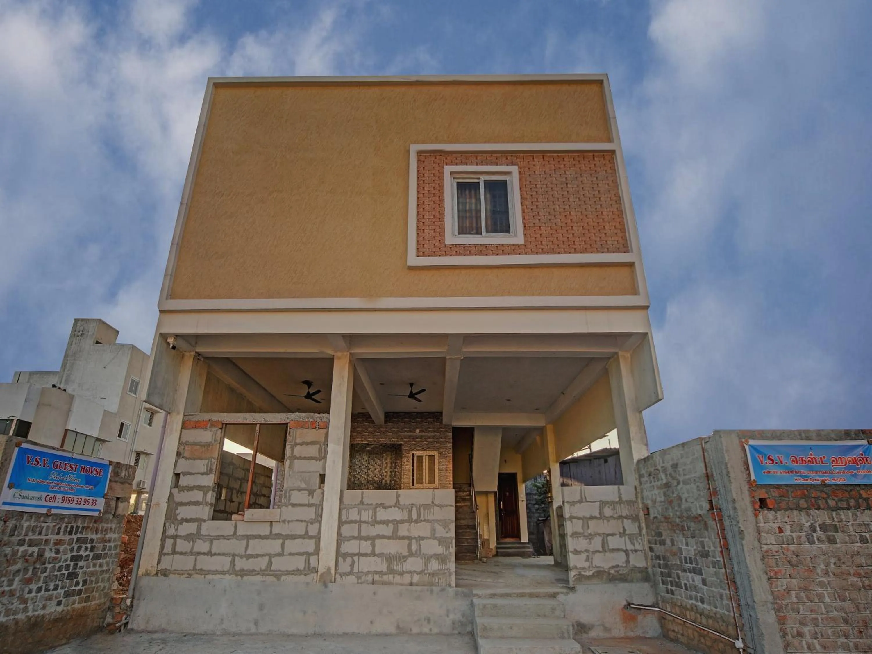 Facade/entrance in Hotel O Vsv Guest House