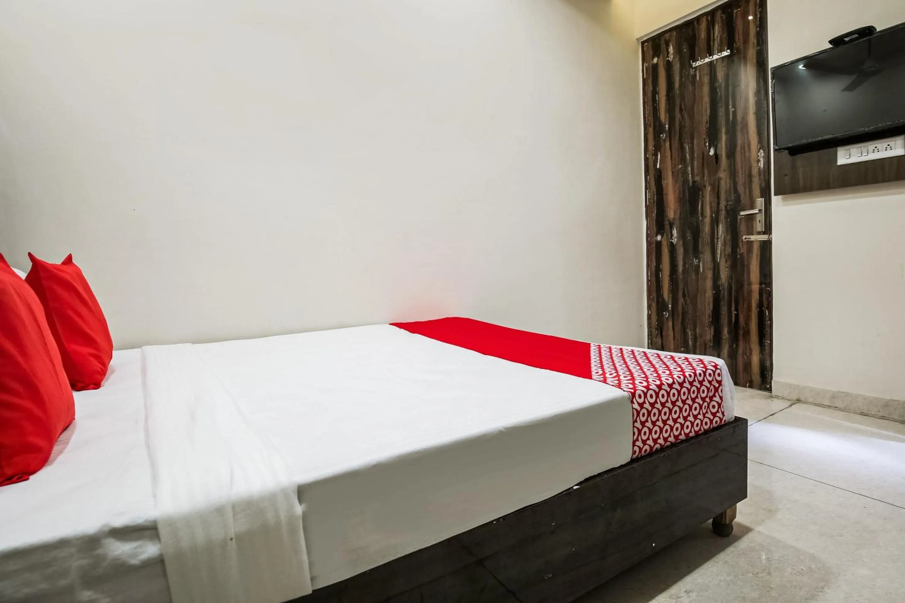 Bedroom, Bed in Hotel O Sunrise