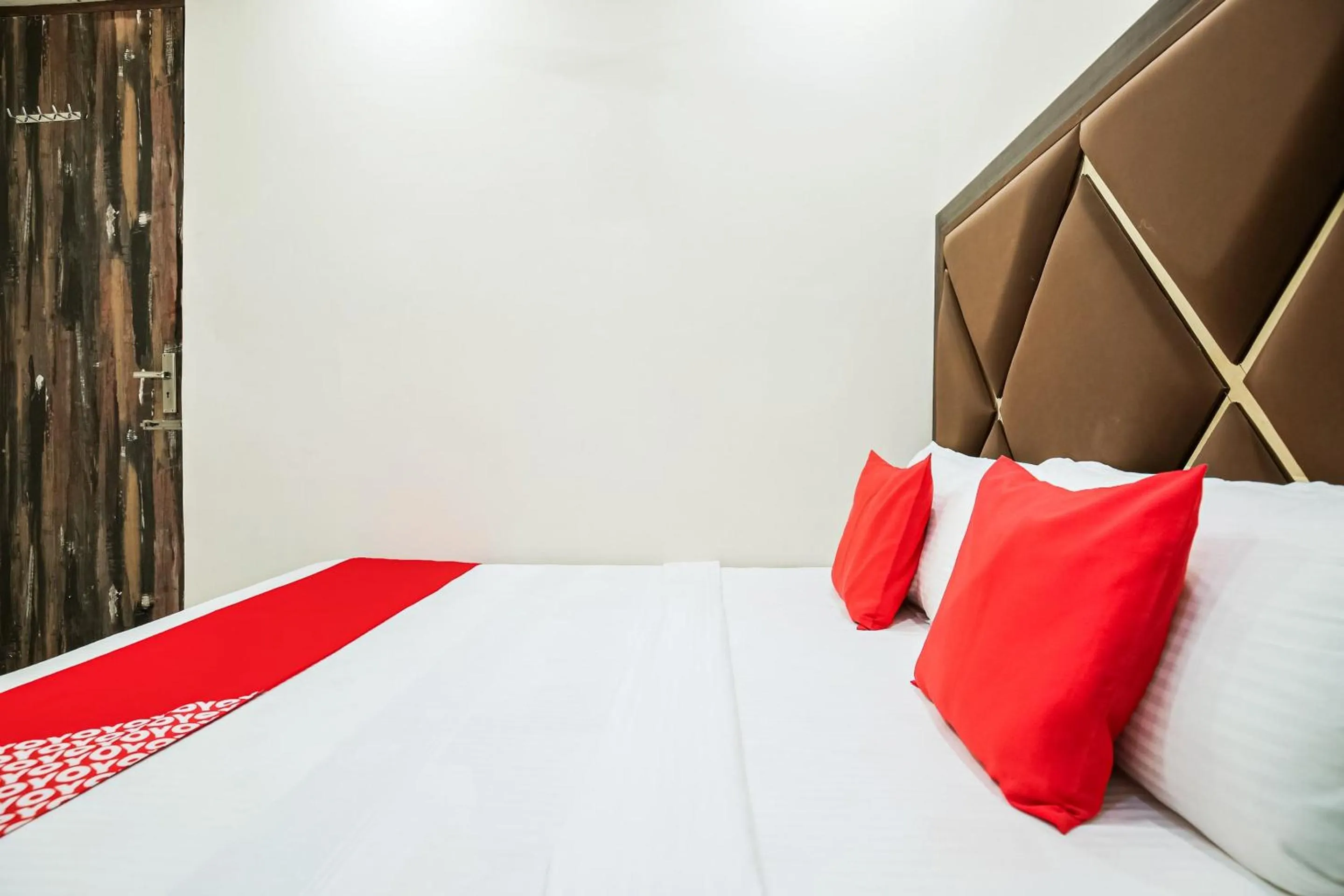 Bedroom, Bed in Hotel O Sunrise