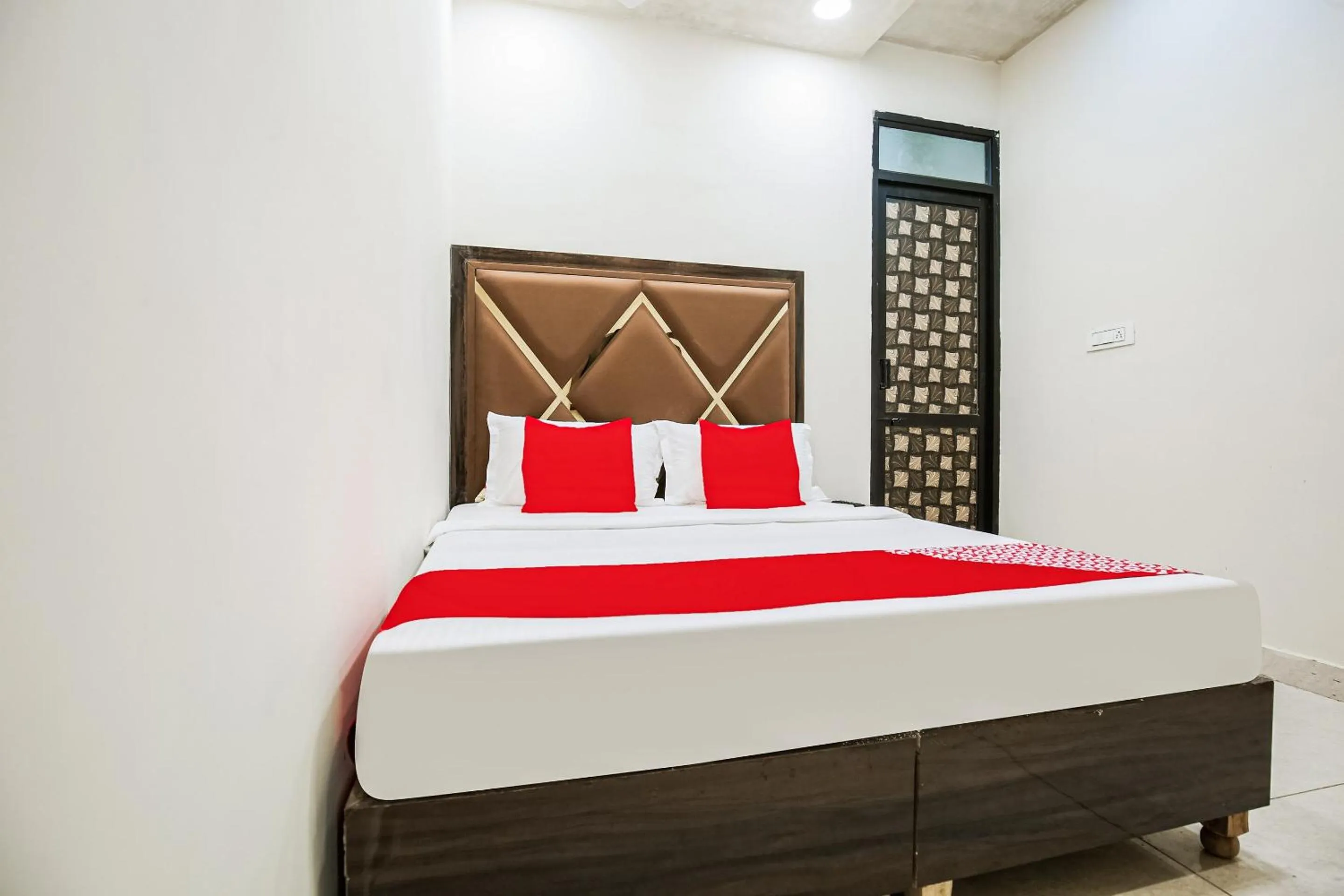 Bedroom, Bed in Hotel O Sunrise