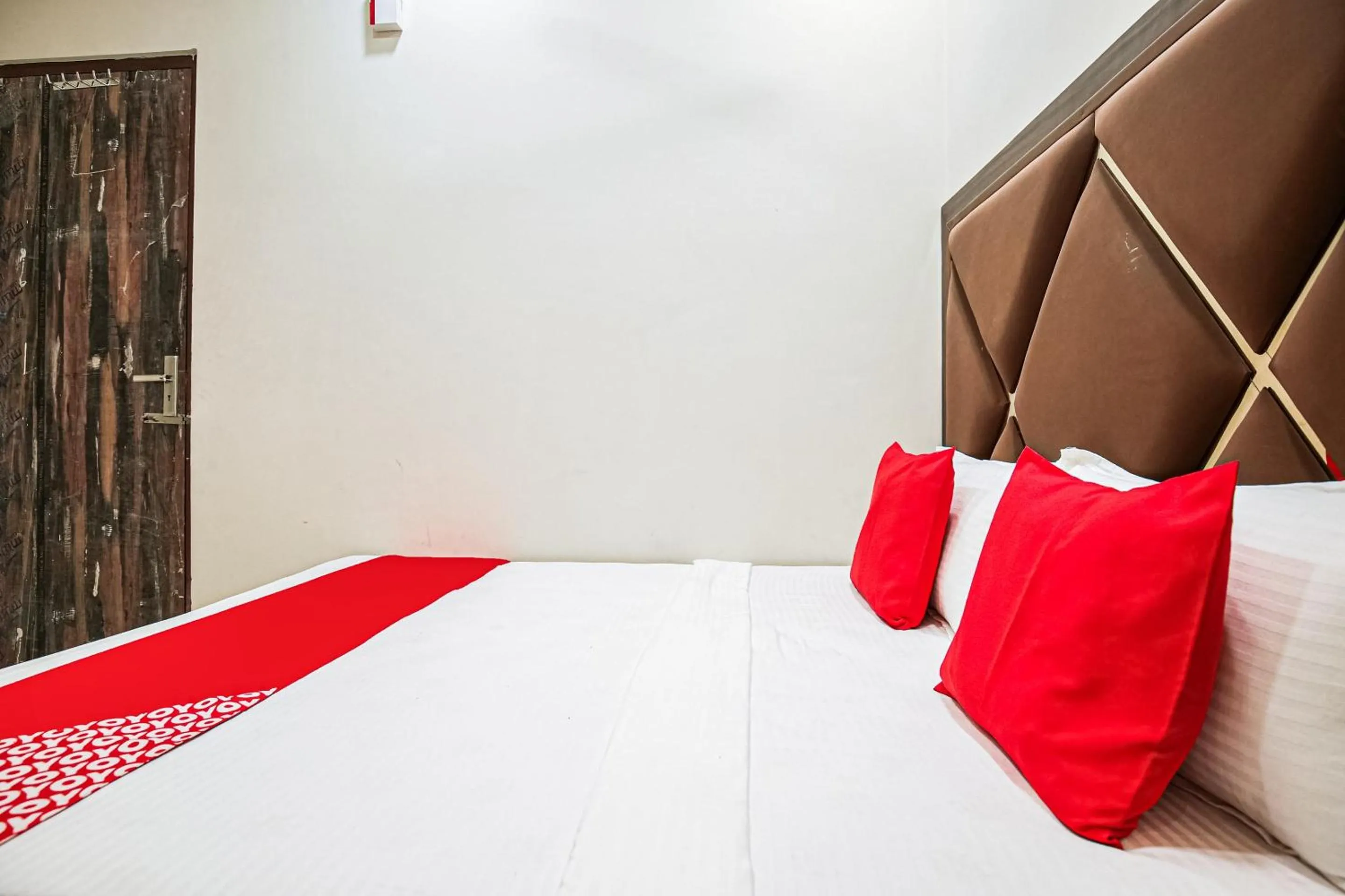 Bedroom, Bed in Hotel O Sunrise