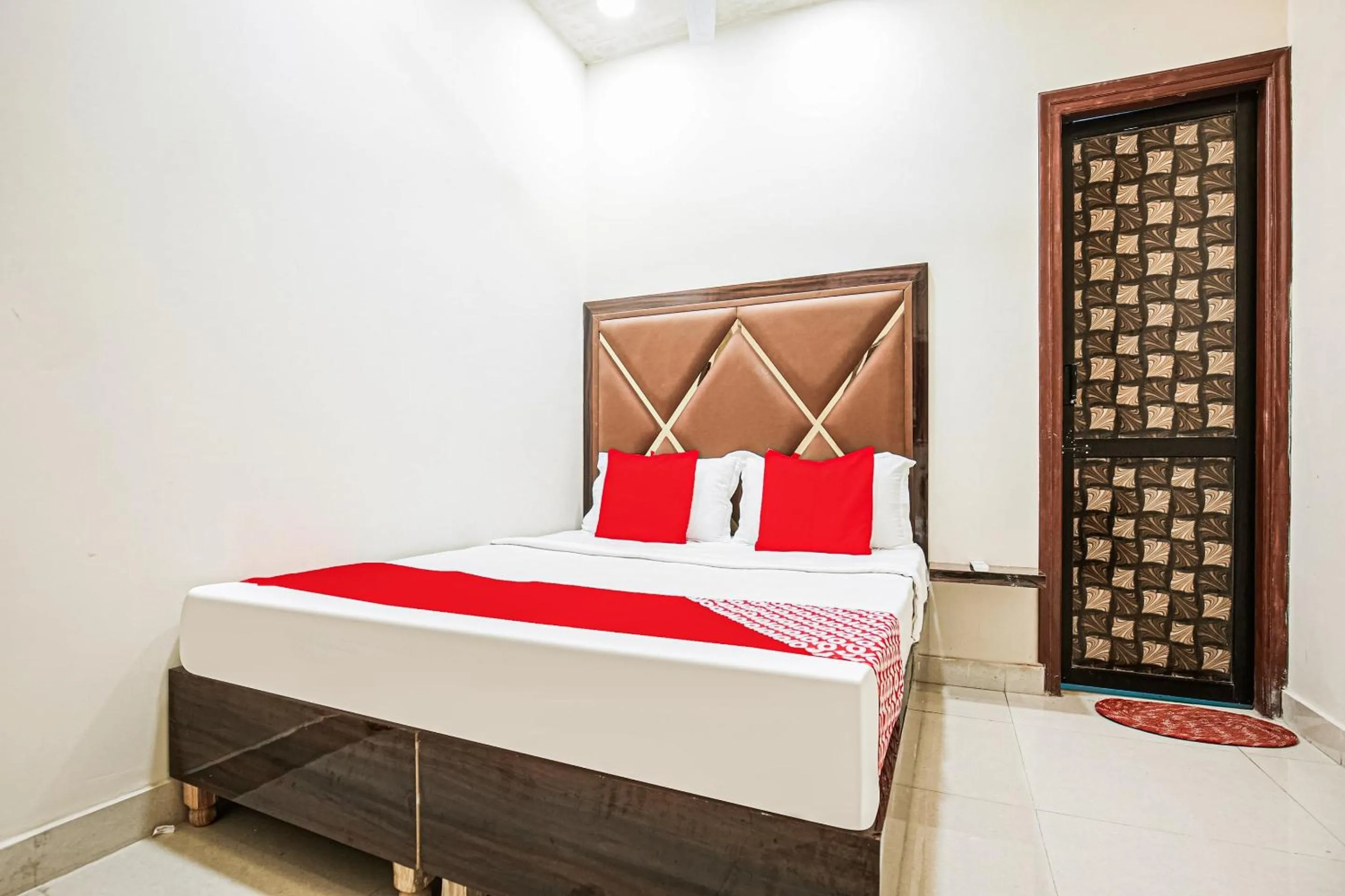 Bedroom, Bed in Hotel O Sunrise