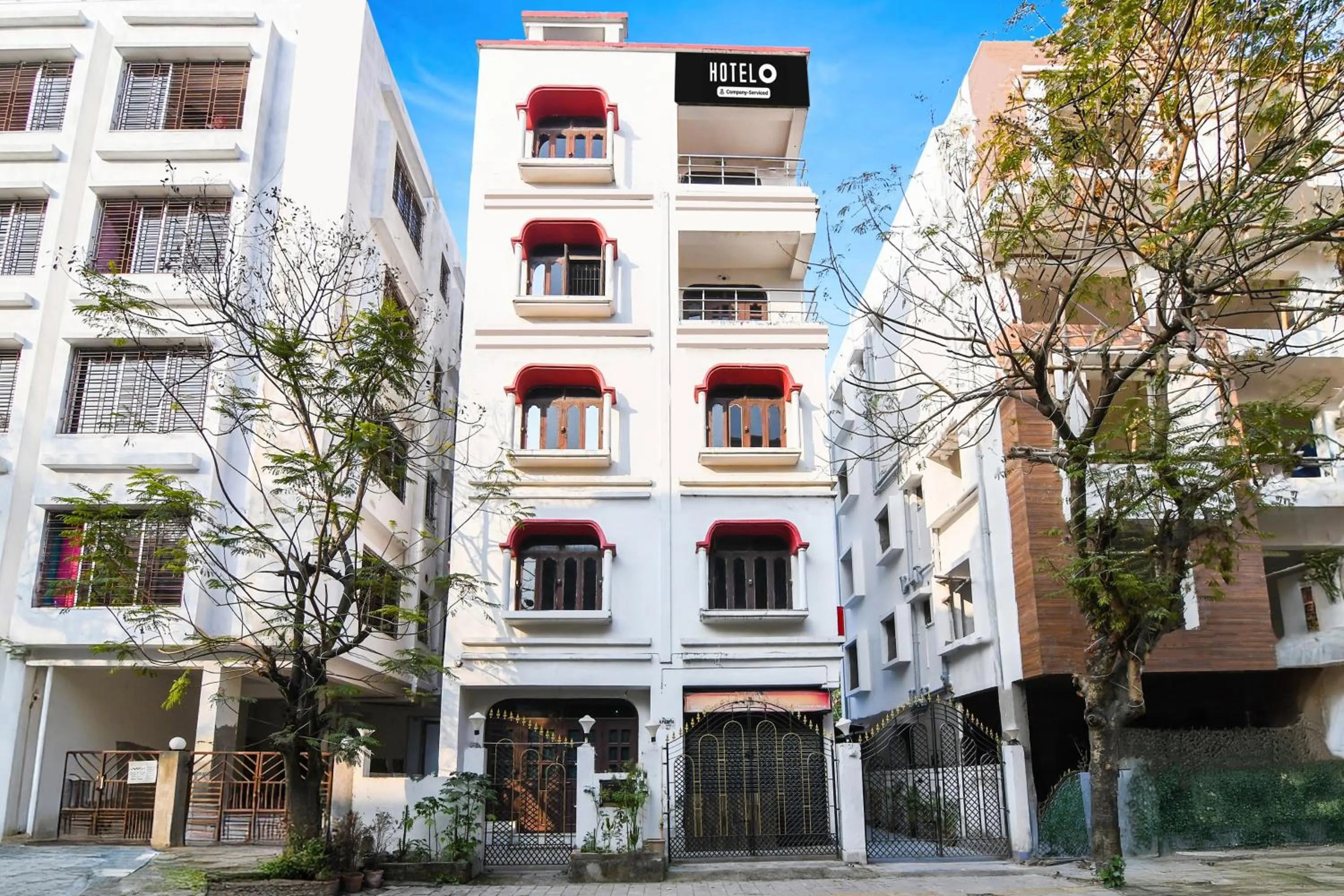 Super Hotel O Biswa Bangla Sarani