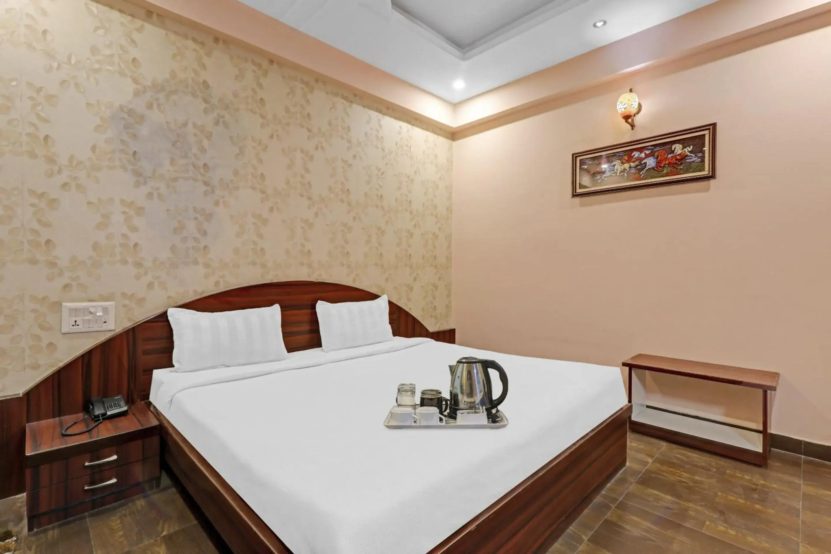Deluxe Triple Room - single occupancy in Super Capital O Townhouse Govinda Royal Deluxe Triple Room - single occupancy in Super Capital O Townhouse Govinda Royal